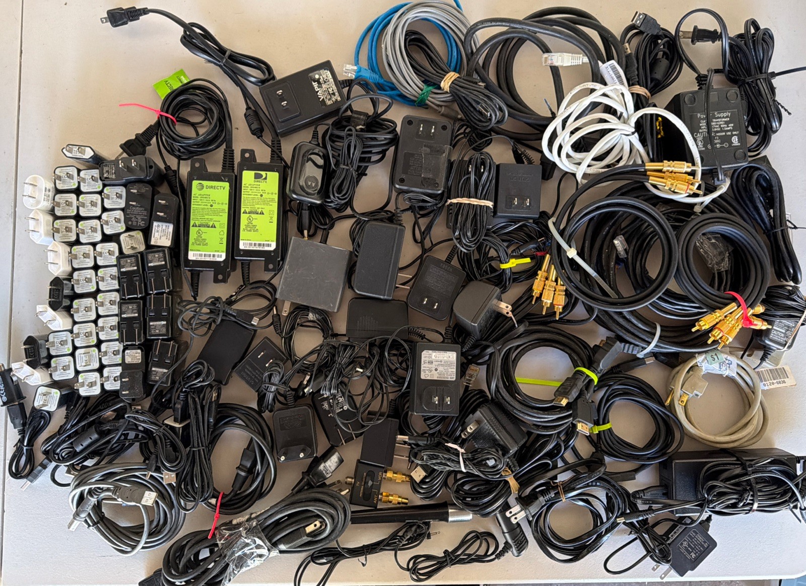 Large Lot of 125+ Cables, Cords, Adapters, HDMI, USB, AC Power Cords, Audio