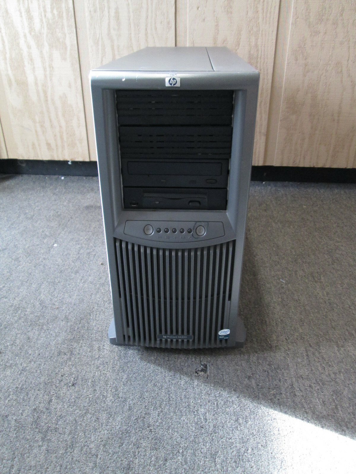 Vintage HP Tower ProLiant ML350 2x 3.0GHz Xeon 4GB RAM, 2x 500GB Server 2003