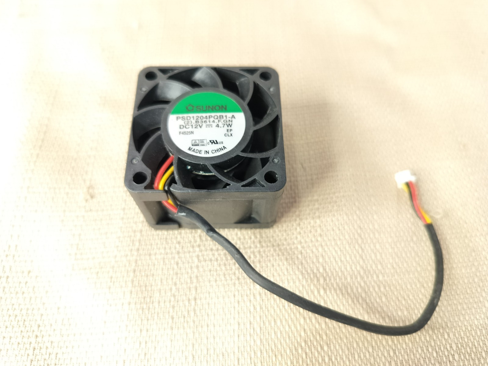 Sunon Ball Bearing 40mm x 40 mm x 28mm 12V DC FAN PSD1204PQB1-A