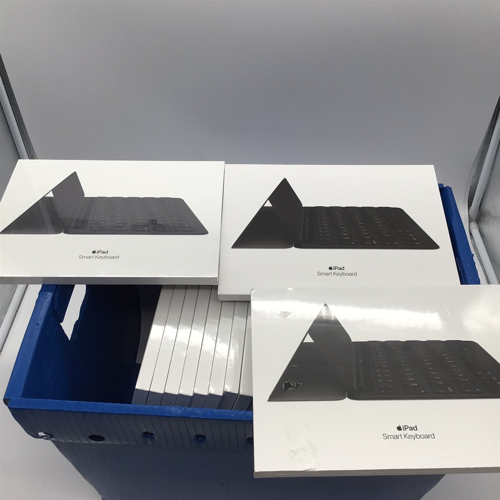 Lot of 26 NEW Apple Smart Keyboards A1829 for iPad 10.2/10.5"