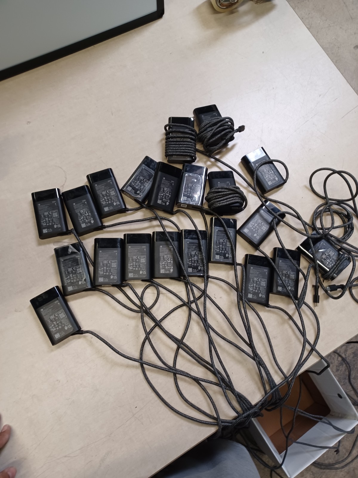 Lot Of 21 HP AC Adapter Mix Modeles NO Power Cords