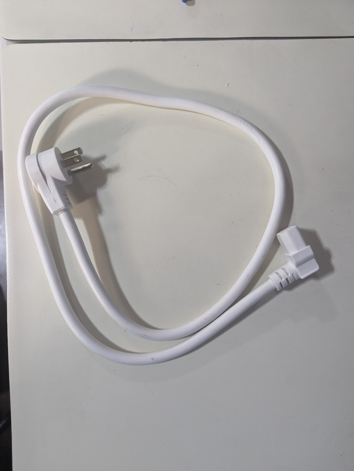 Power Cord, 90-Degree, 3 ft,  1m, Heavy Duty 14AWG 300V NEMA 5-15 to C13, White