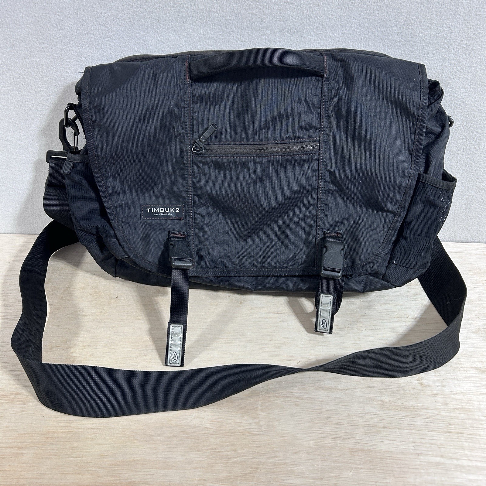 Timbuk2 Small Messenger Bag Black Laptop Crossbody Commuter Padded Work Bag