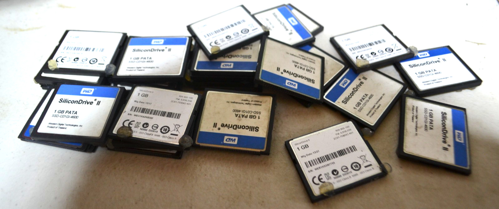 Lot Of 18 WD SiliconDrive II 1GB PATA SSD-C01G-4600 CF Compact Flash Memory Card