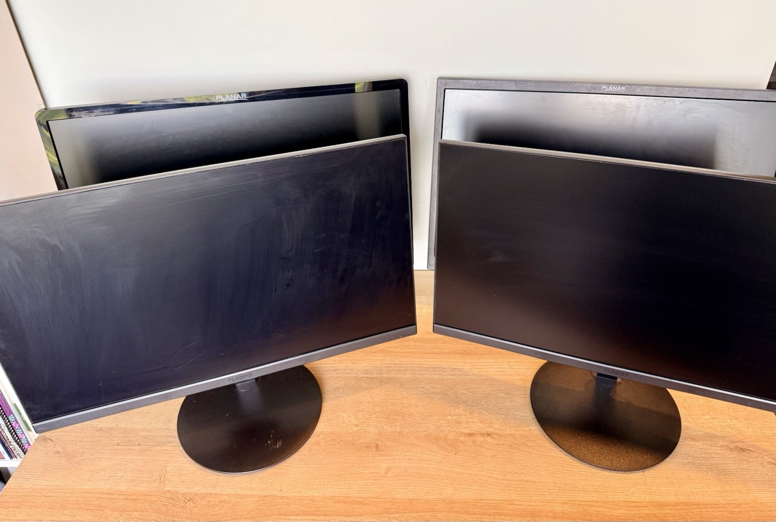 LOT OF 4 (2) PLANAR 22" WIDESCREEN FHD IPS 75HZ PLN2200 (2) PL2210W 21” W/ Cords