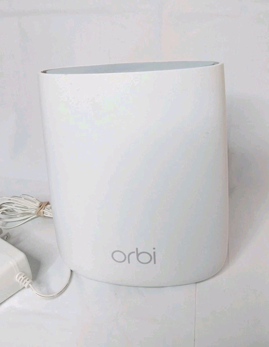 NETGEAR Orbi RBR20 AC2200 Tri-Band mesh WiFi router