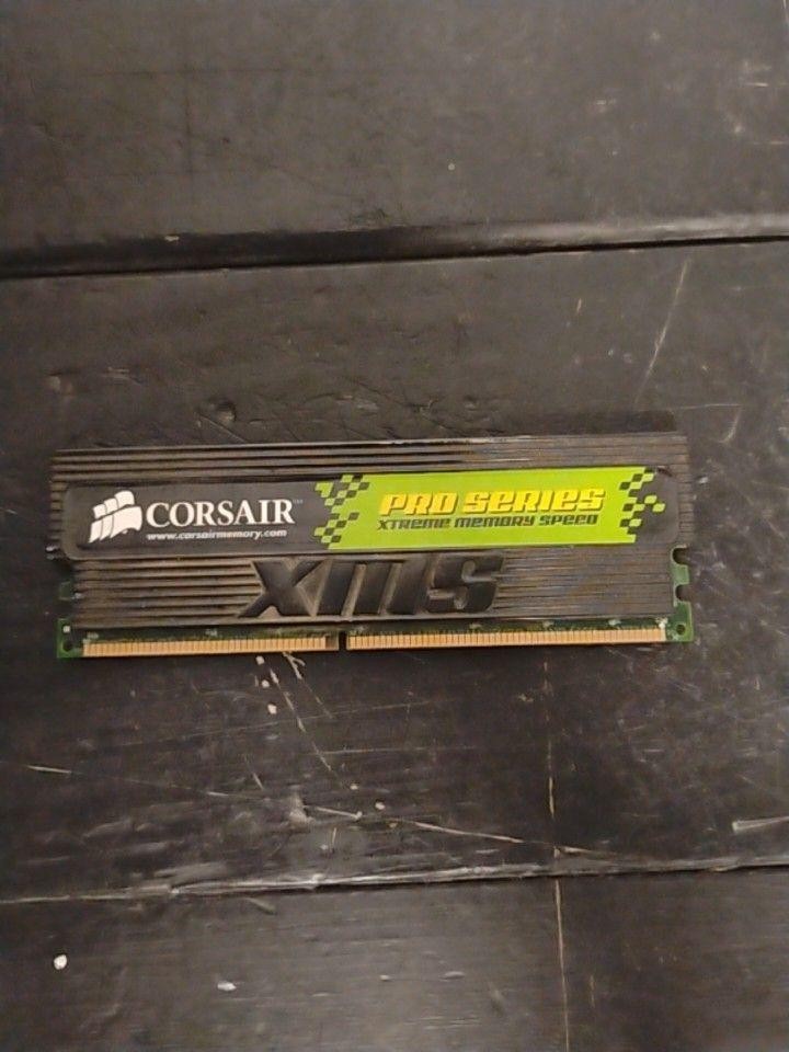 RVW Corsair 512MB DDR1 PC-3200 XMS Pro CMX512-3200C2PRO 400MHz CL2 Desktop