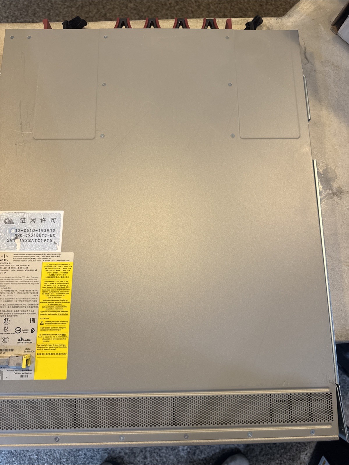 Cisco Nexus N9K-C93180YC-EX V04