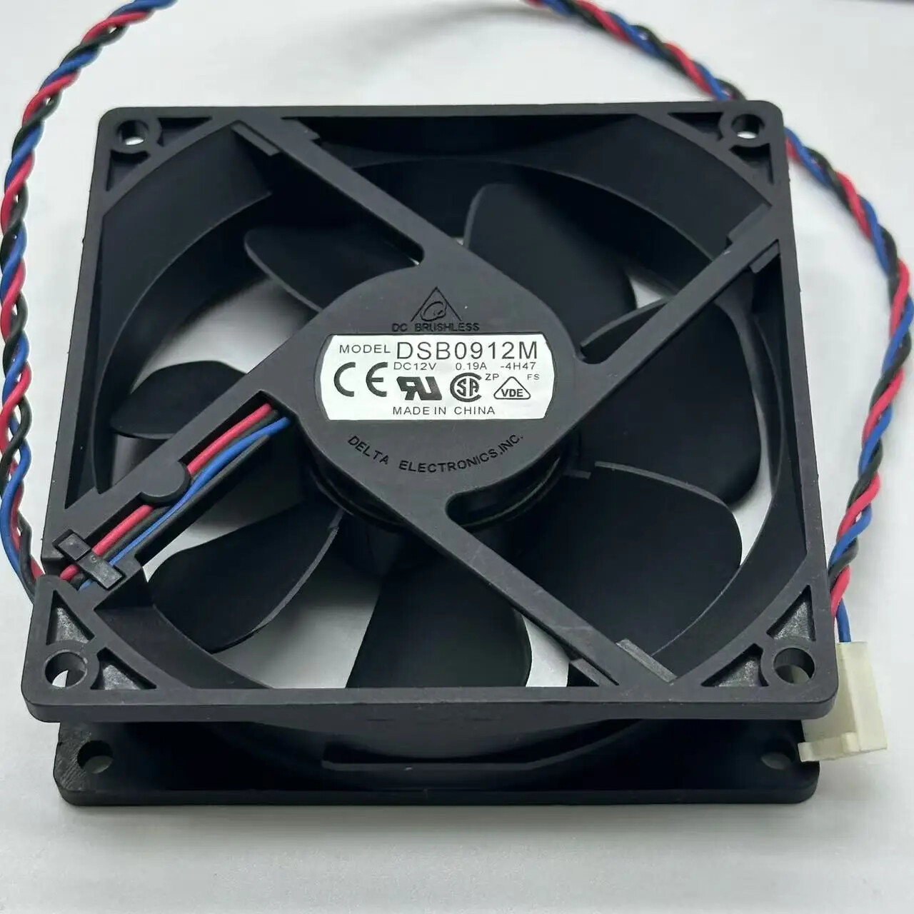 Delta Electronics DSB0912M 4H47 DC 12V 0.19A 92x92x25mm 3wire Server Cooling Fan