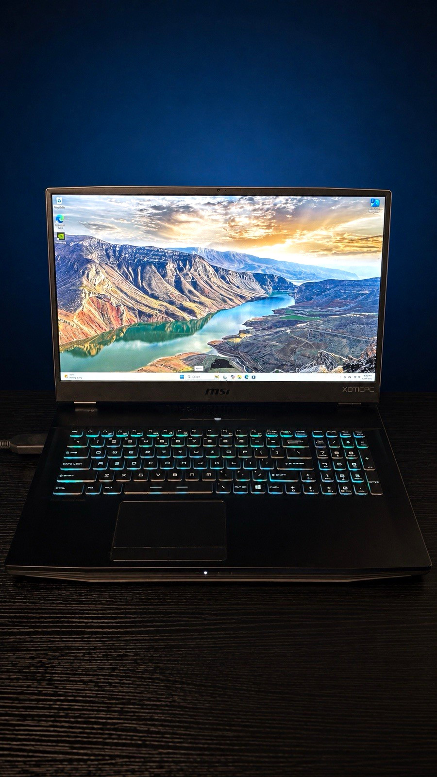 MSI GT76 Titan DT 9SF i9-9900K RTX 2070 32GB 1TB SSD 17.3” 144Hz 2x OEM AC WIN11