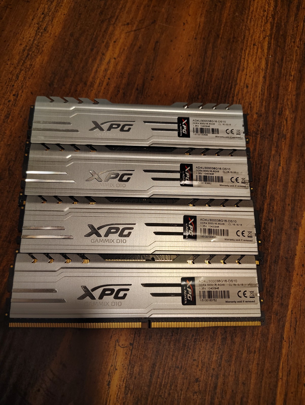 XPG gammix D10 8gbx4( 32gb) SET (OPEN BOX)