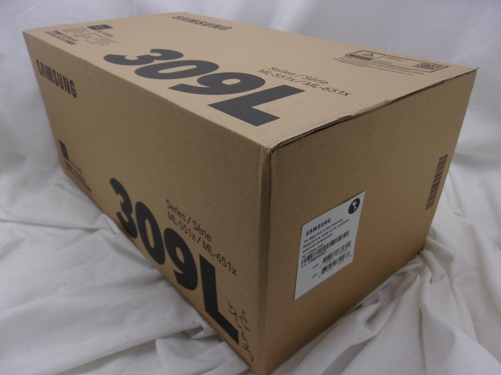 MLT-D309L Samsung OEM High Yield Toner. Minor Damaged Box
