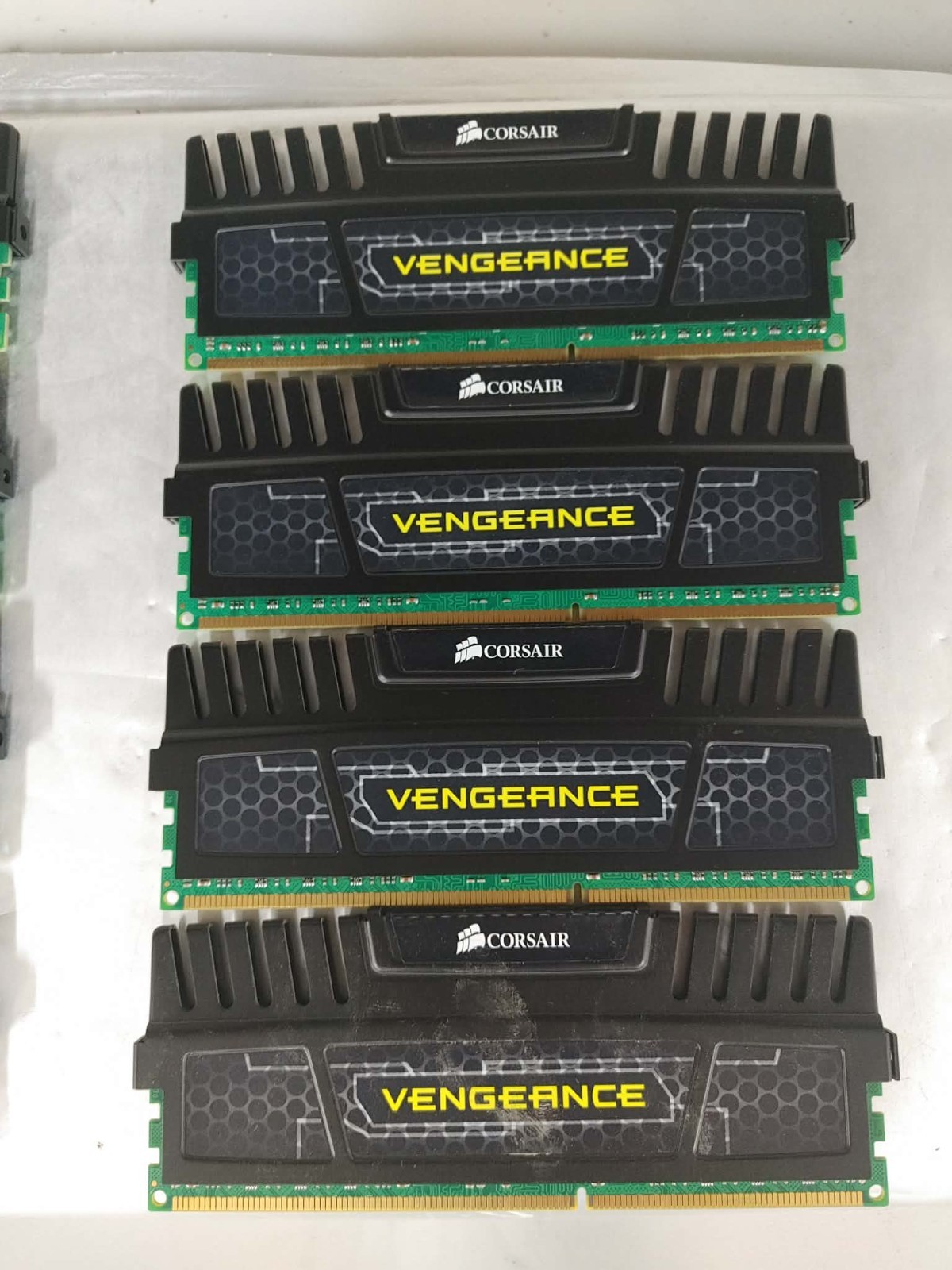 Corsair Vengeance 32GB (4x8GB) DDR3 1866MHz UDIMM Desktop Computer Memory RAM