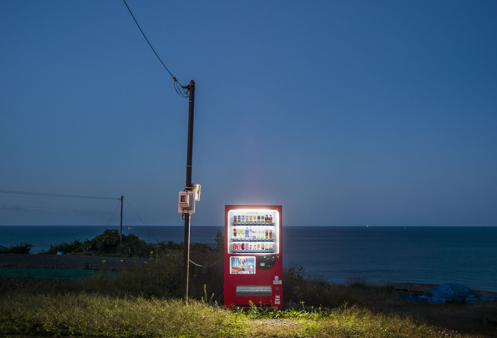 Landscape photography ocean view water vending machine Custom Gaming Mat Desk