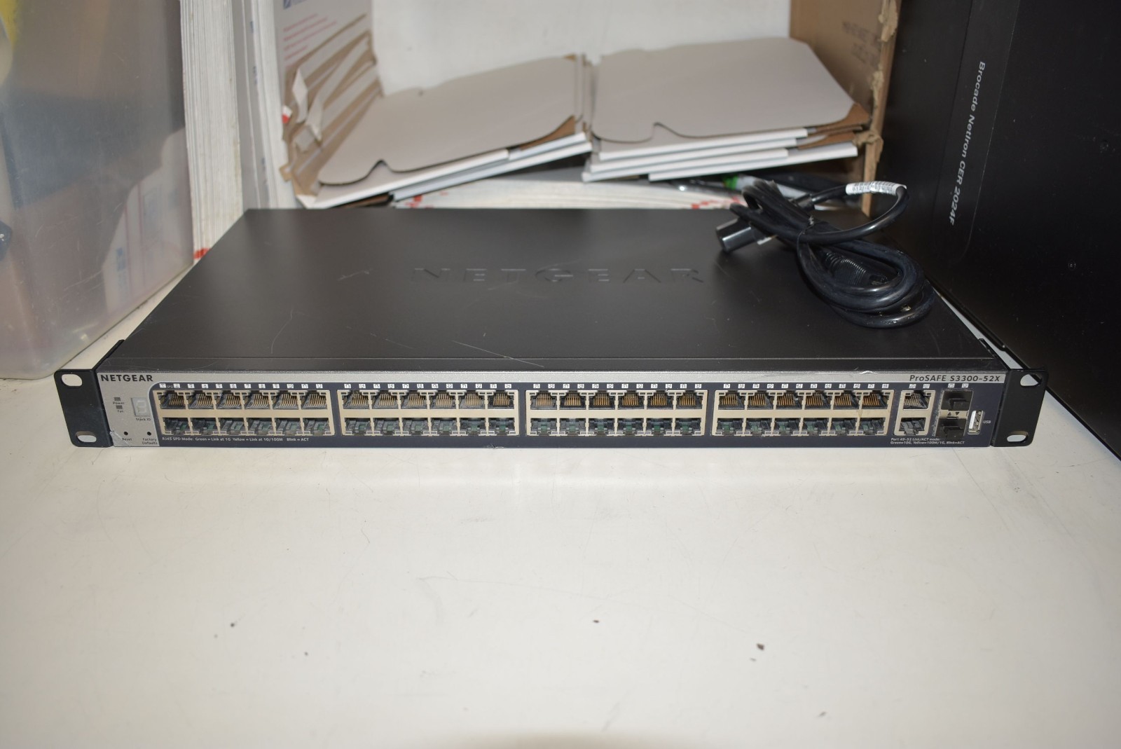 NETGEAR S3300-52X GS752TX 48x 1GB 2x 10GB 2x SFP+ SMART Ethernet Switch