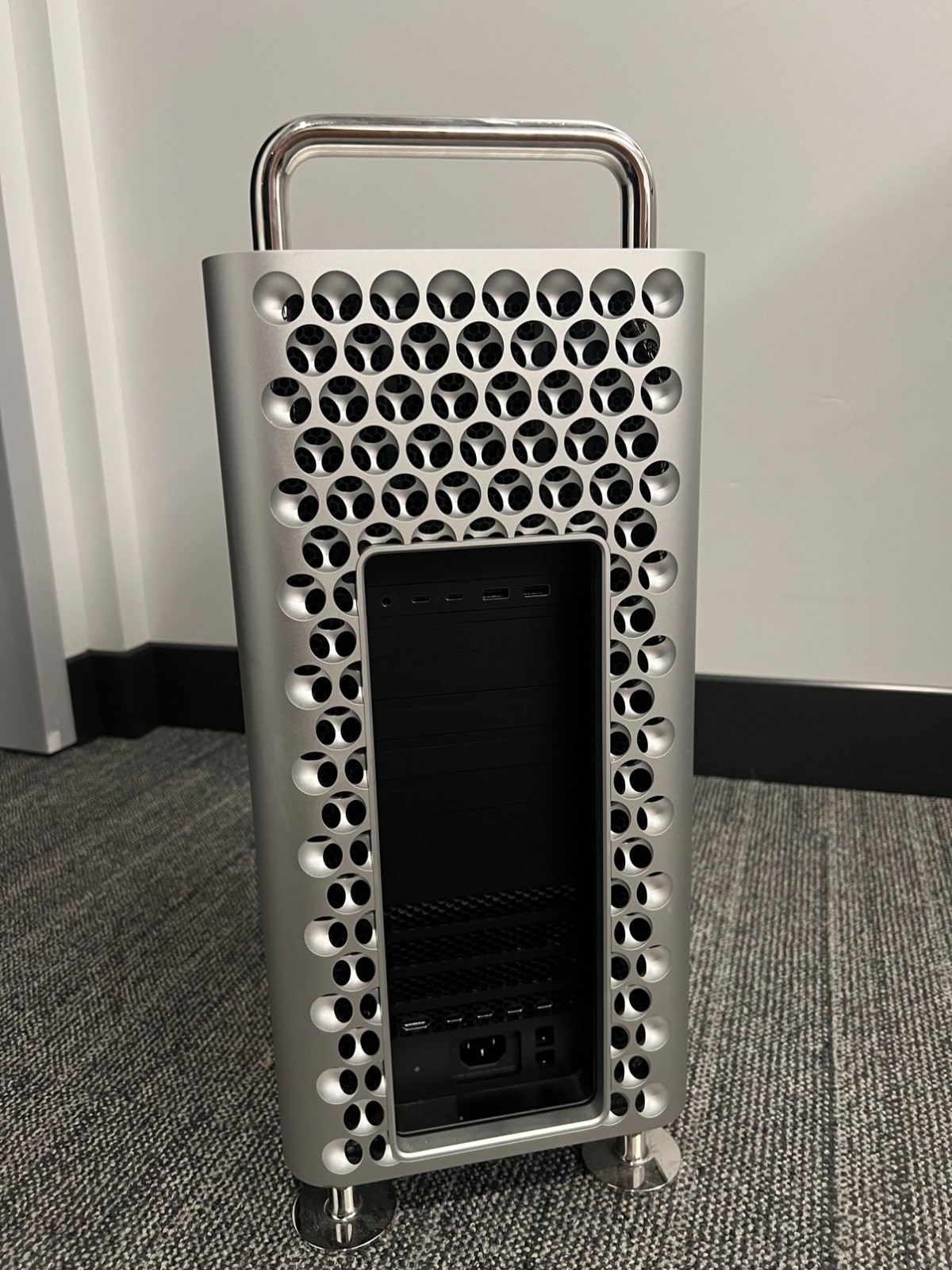 Apple Mac Pro 7,1 2019 16-Core Xeon W 96GB 2TB SSD Dual W6800X Duo 128GB