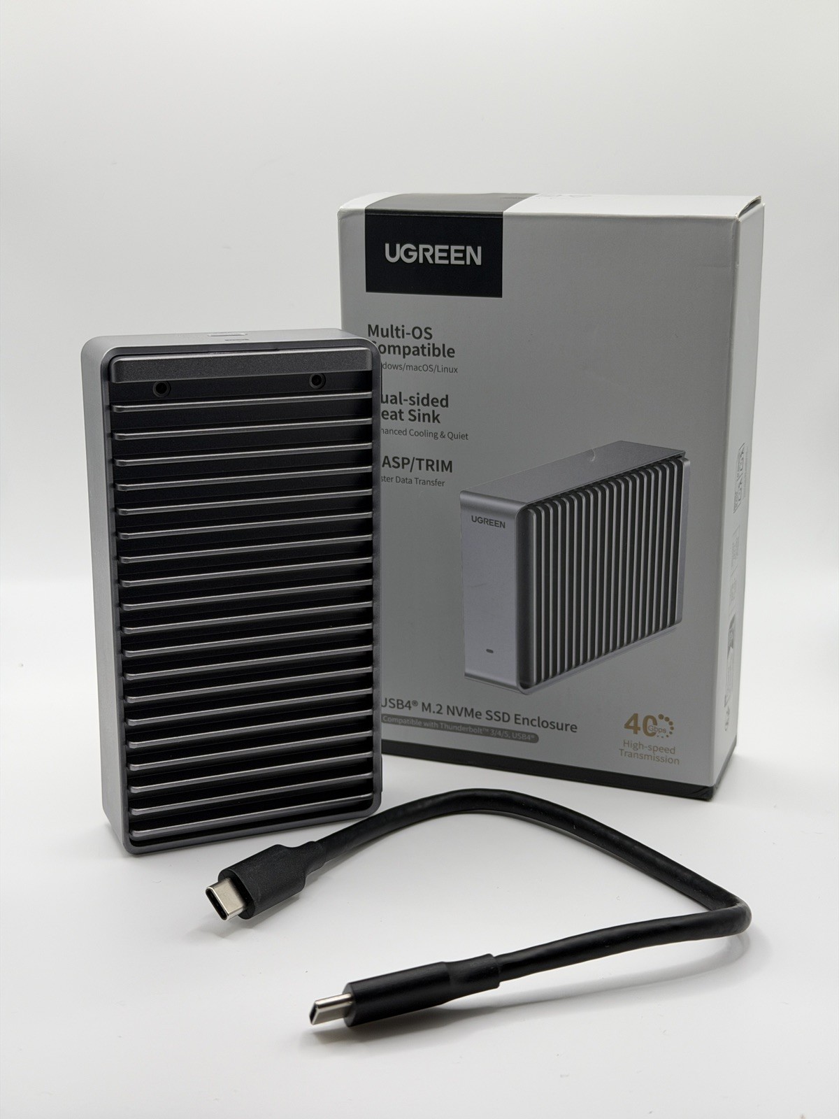 UGREEN USB4 M.2 NVMe SSD Enclosure 40Gbps Aluminum Dual-Sided Heatsink