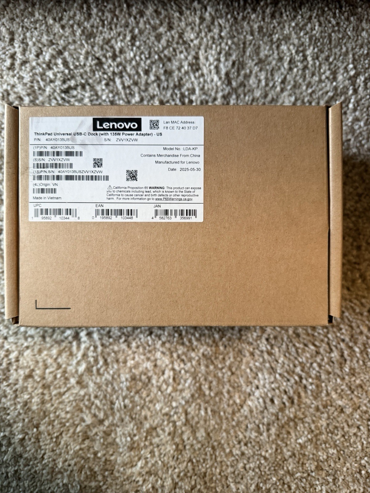 Lenovo ThinkPad Universal USB-C Dock 40AY0135US With 135W Power Adapter