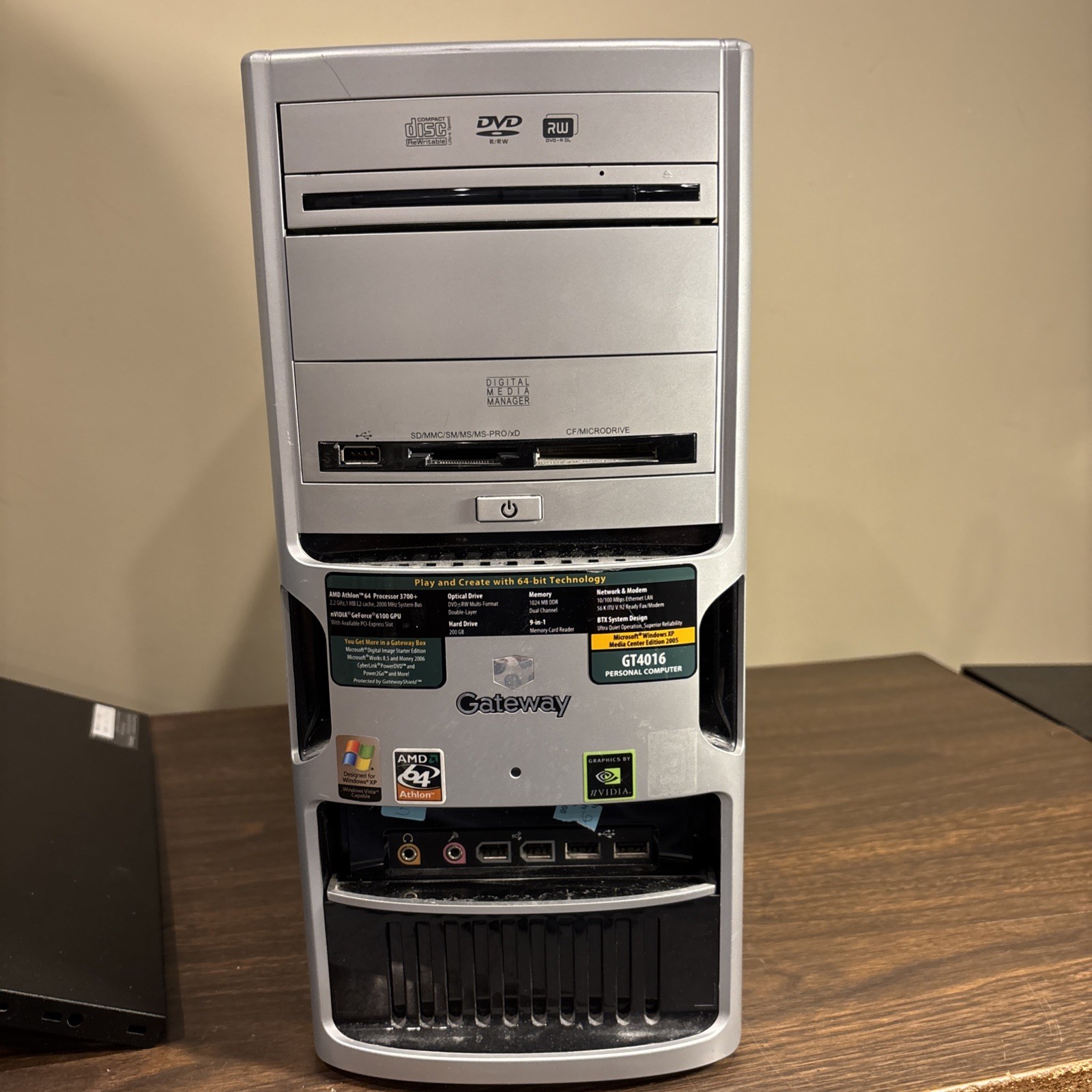 Vintage Gateway GT4016 XP Desktop *DOES NOT BOOT*