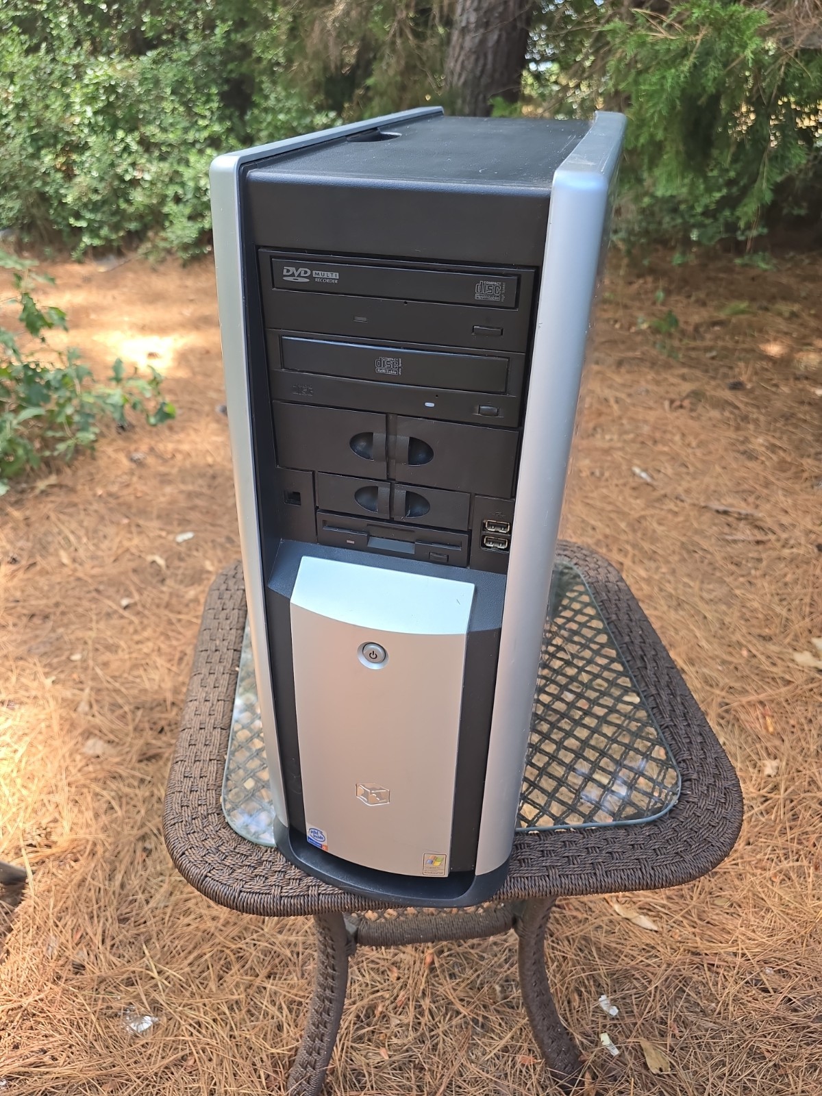 Gateway ATXAEG LX3 700X Intel Pentium 4 2.40GHz 512MB NO HDD Sound Blaster 5.1
