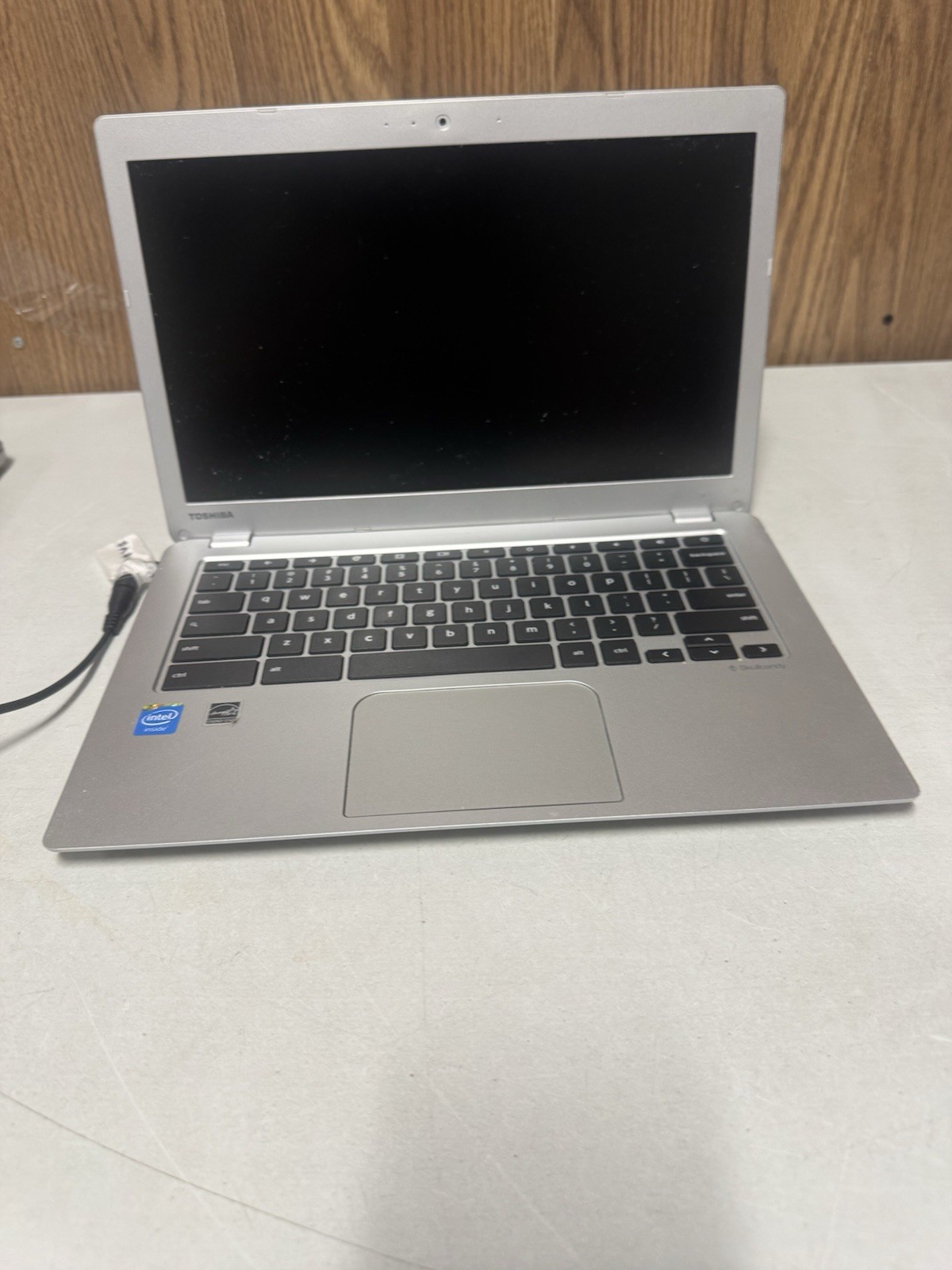Toshiba Chromebook 2 CB30 Intel – Tested Working – Battery OK – No Charger #1