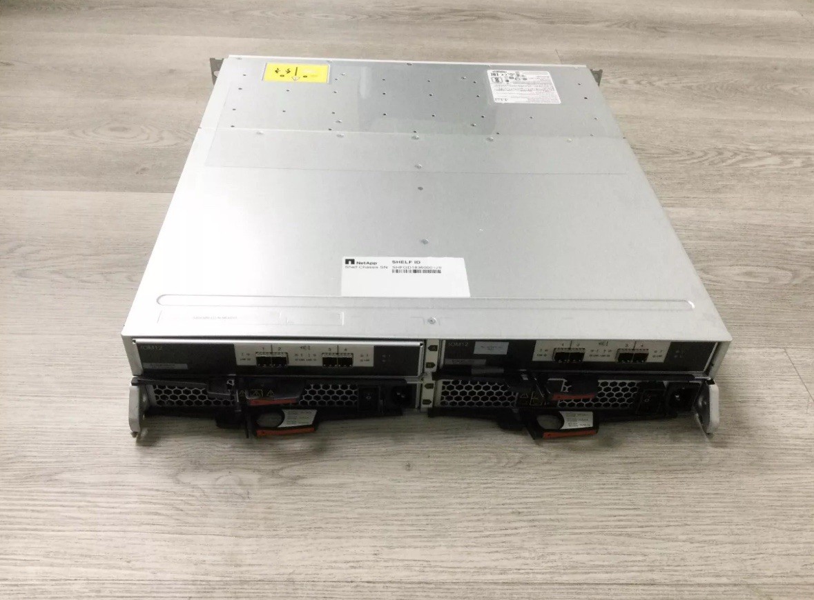 NetApp DS2246 Disk Array Shelf 2x IOM6, 8x 900GB SAS drive, 2x Power Supply
