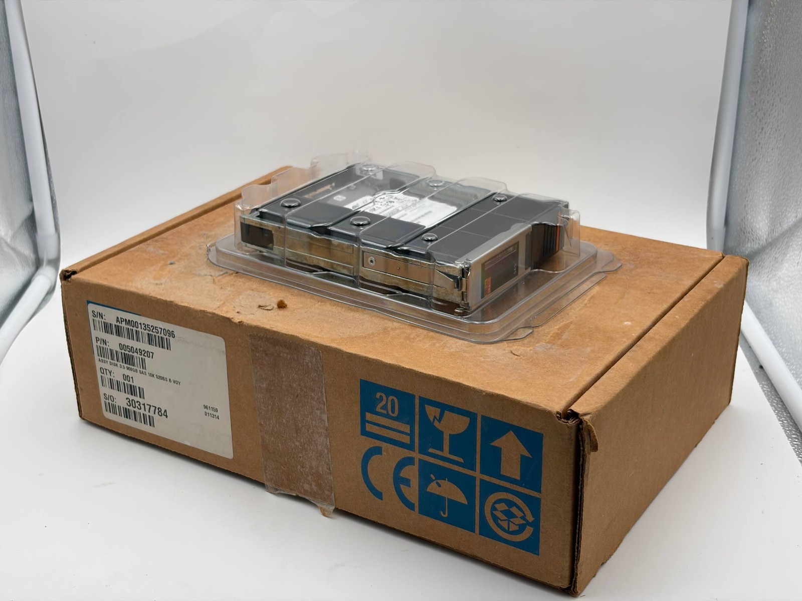 EMC 005049207 900GB 10K 3.5" SAS HDD Seagate ST9900805SS VNX Open Box