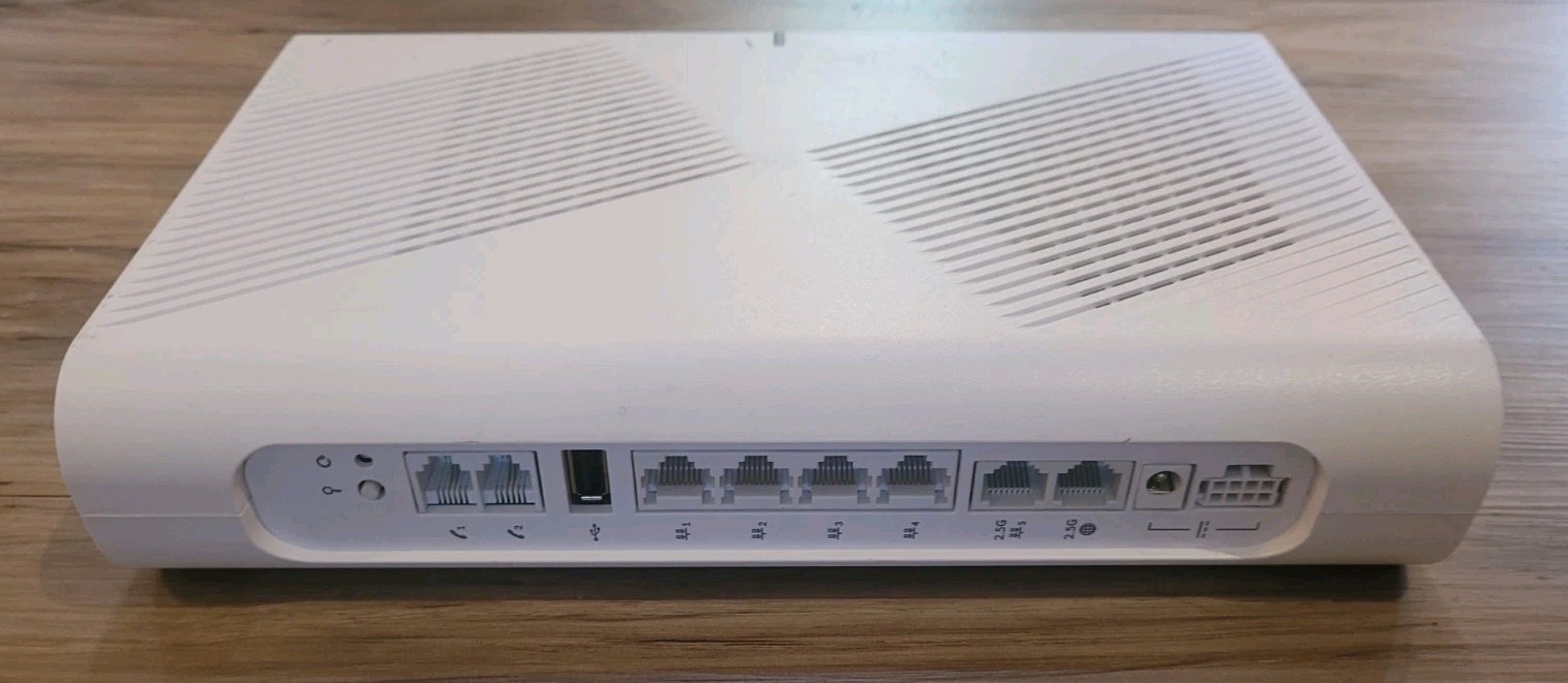 Lot of 4 CALIX GigaSpire u6.3, GS4229E 100-06062  2.5GE WAN, 2.5GE + 4 GE