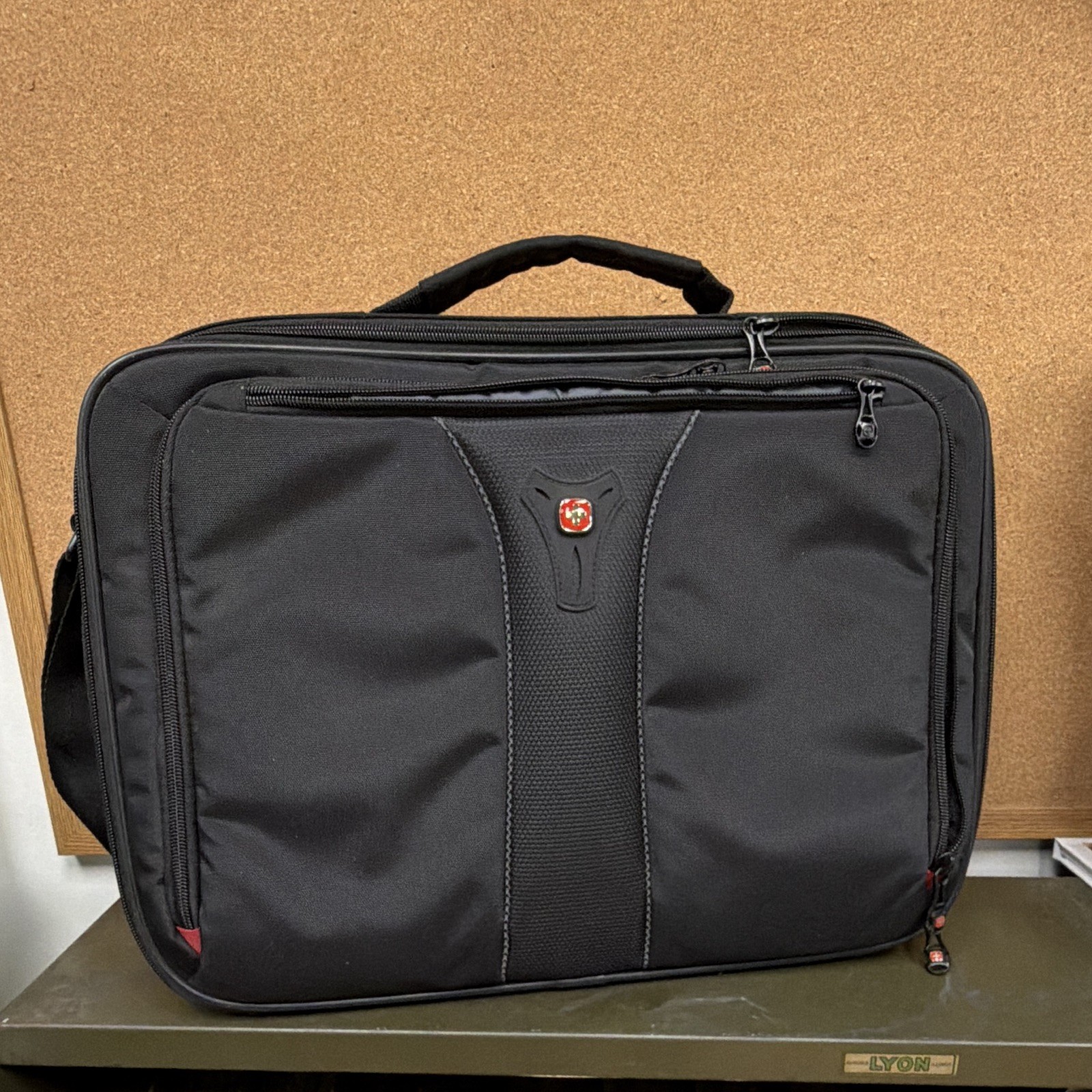 Brand New Swiss Gear Laptop Black Case, Bag, Tablet Holder, Checkpoint Friendly