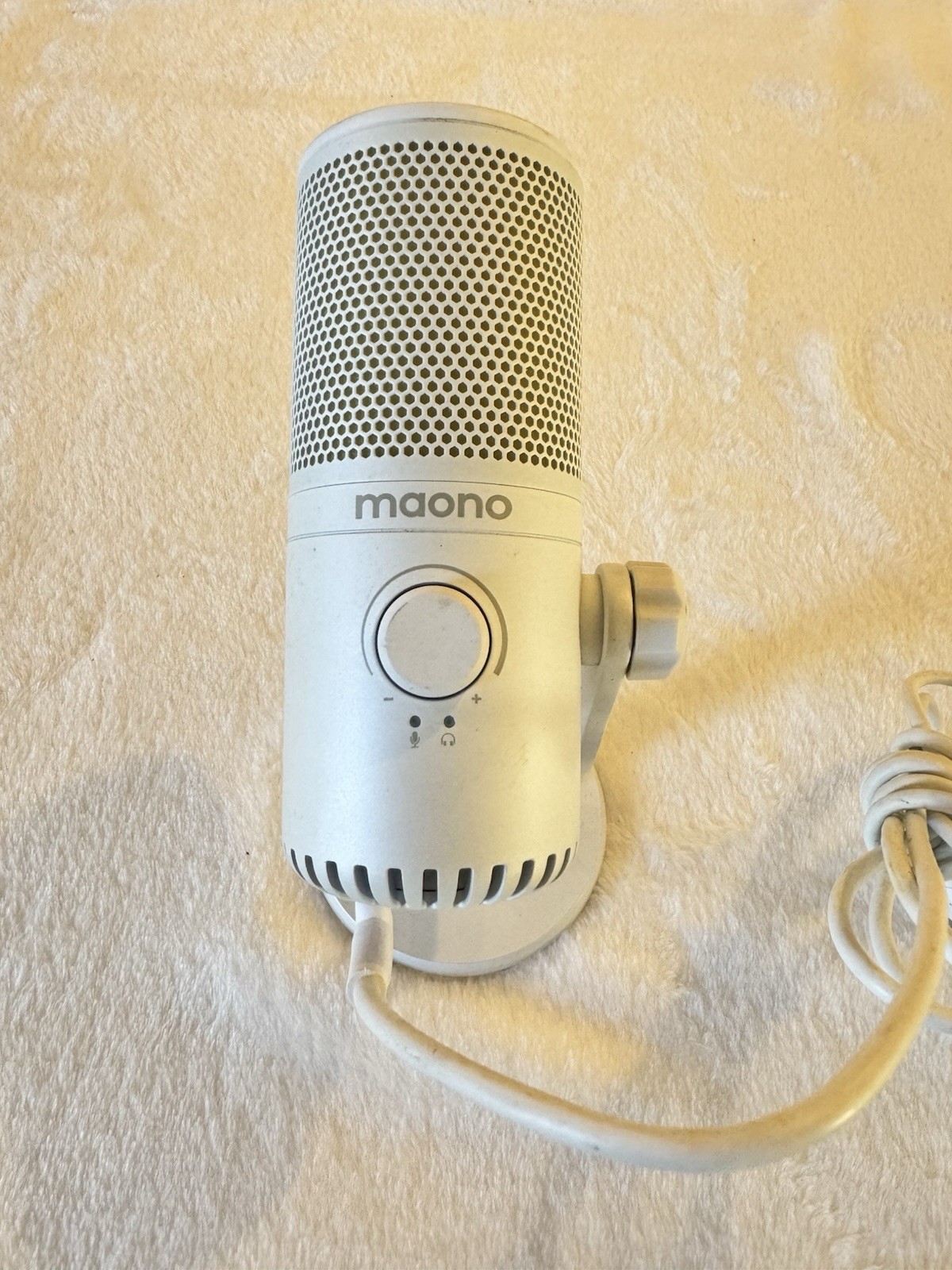 Maono DM30RGB Gaming Microphone White Color Changing Lights Model RoHS Compliant