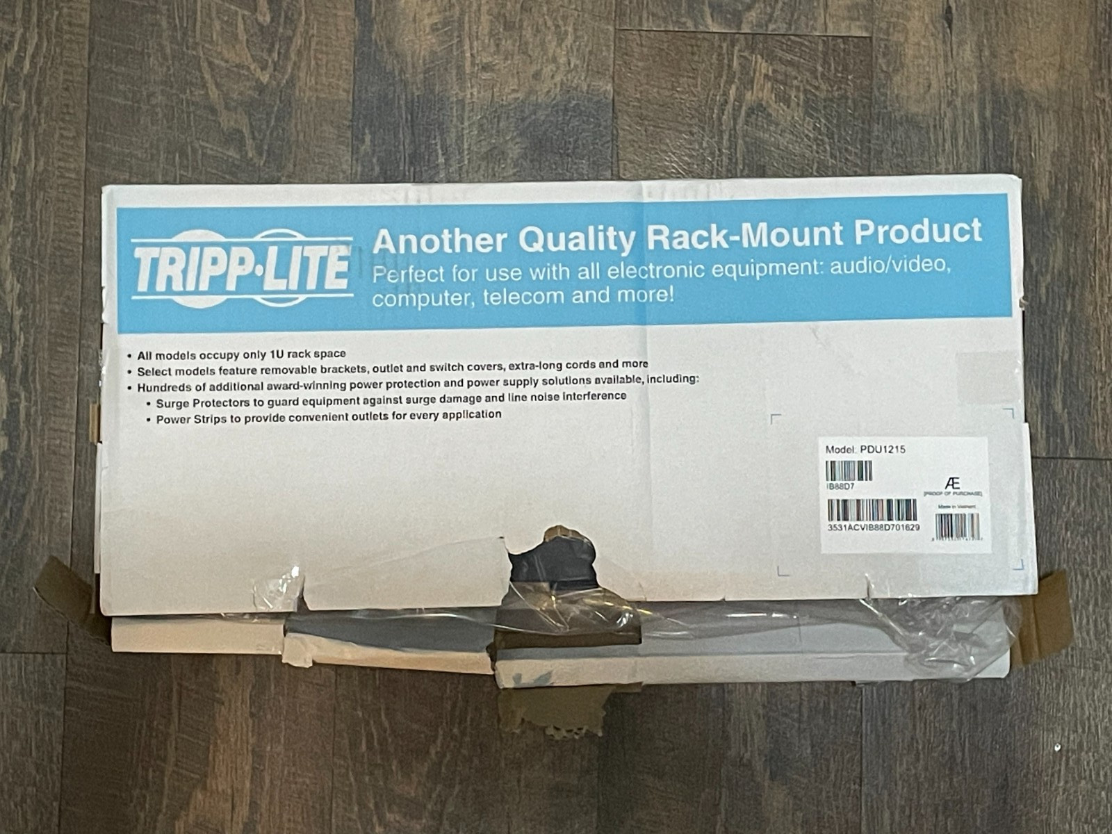 Tripp-Lite PDU1215 1U Rackmount PDU 13 Outlet 120V 15A 15ft Cord Open Box NEW
