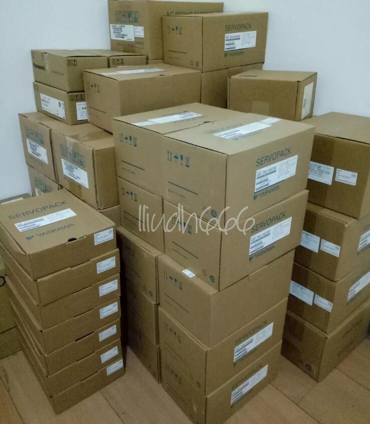 NEW ONE YASKAWA SERVO MOTOR SGM7A-A5A7A6C fedex or DHL