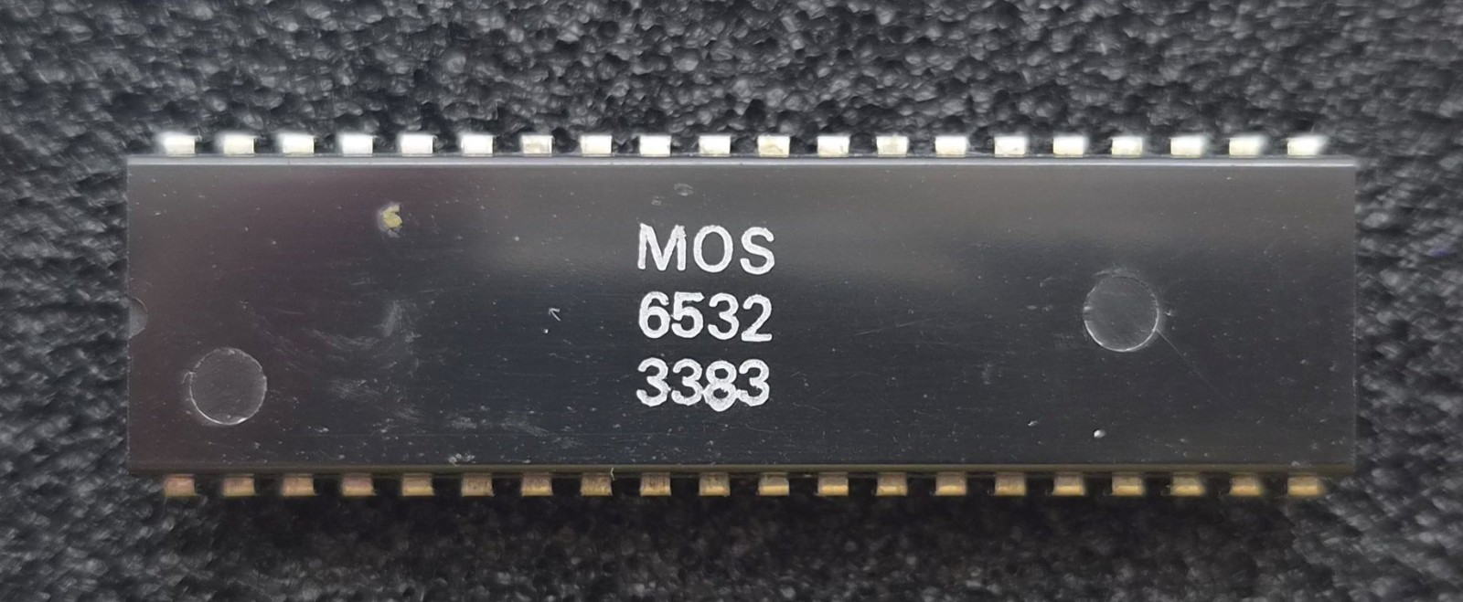 MOS 6532 RIOT Chip for Commodore SFD 1001 – Original Vintage IC – NO DESOLDER