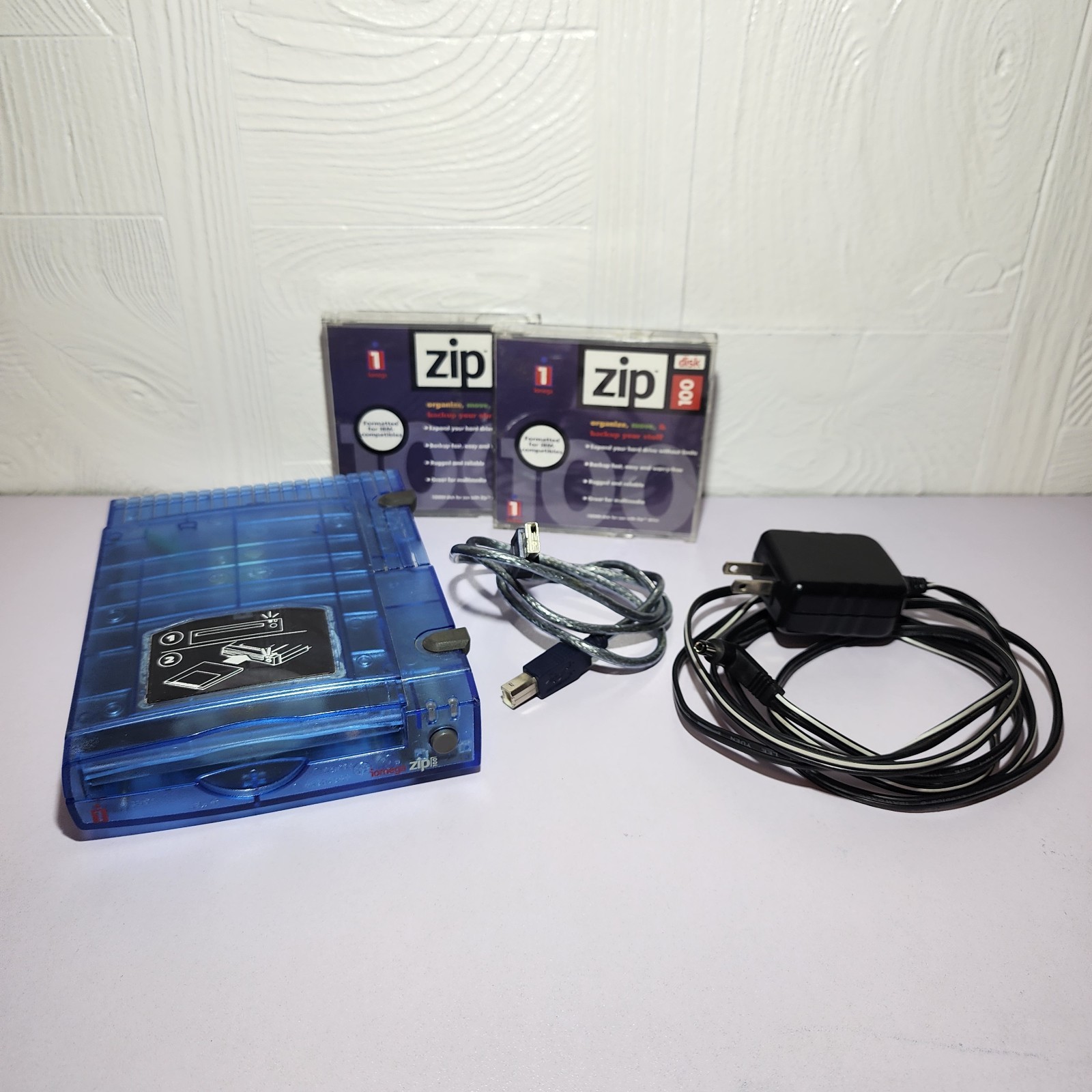 Iomega Zip Drive Z100USB Blue Clear w/ 2 disks OEM AC Adapter & USB Cable TESTED