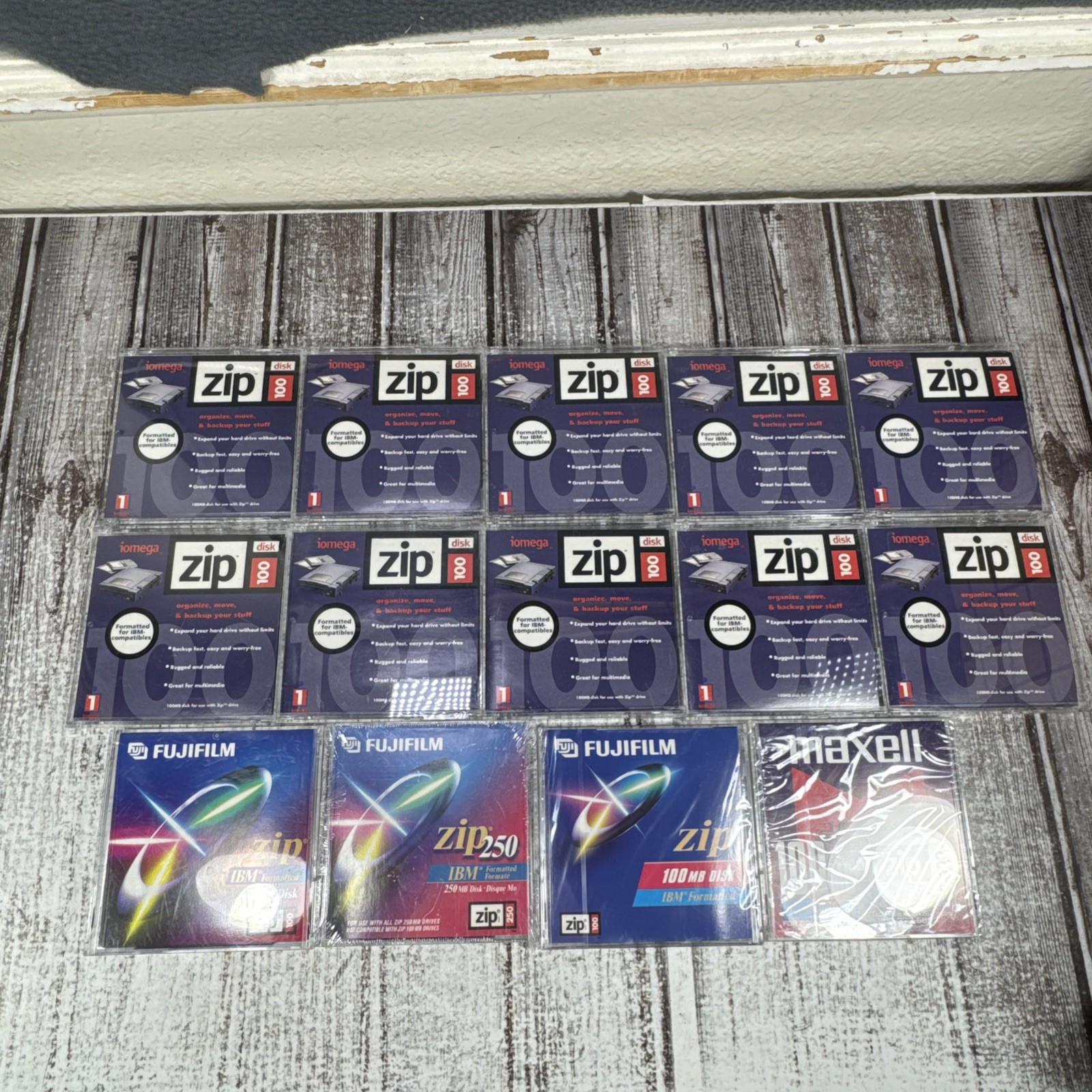 Lot of 10 iomega Zip Disk 100 USED 100MB Storage Capacity Blank Mac Or PC Format