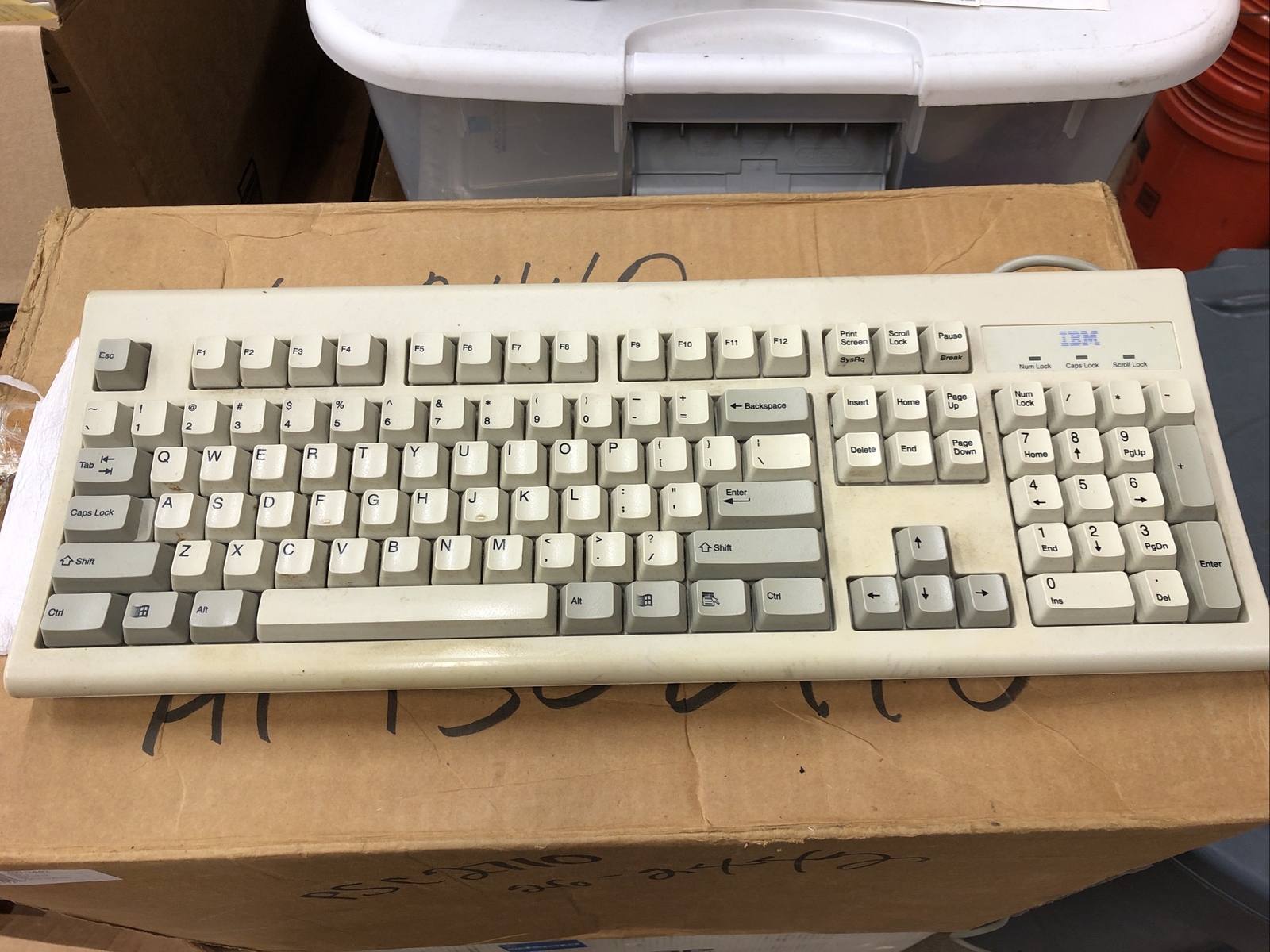 IBM KB-8923 07H0665 Wired PS/2 PS2 Keyboard White Tested Classic Key Vintage