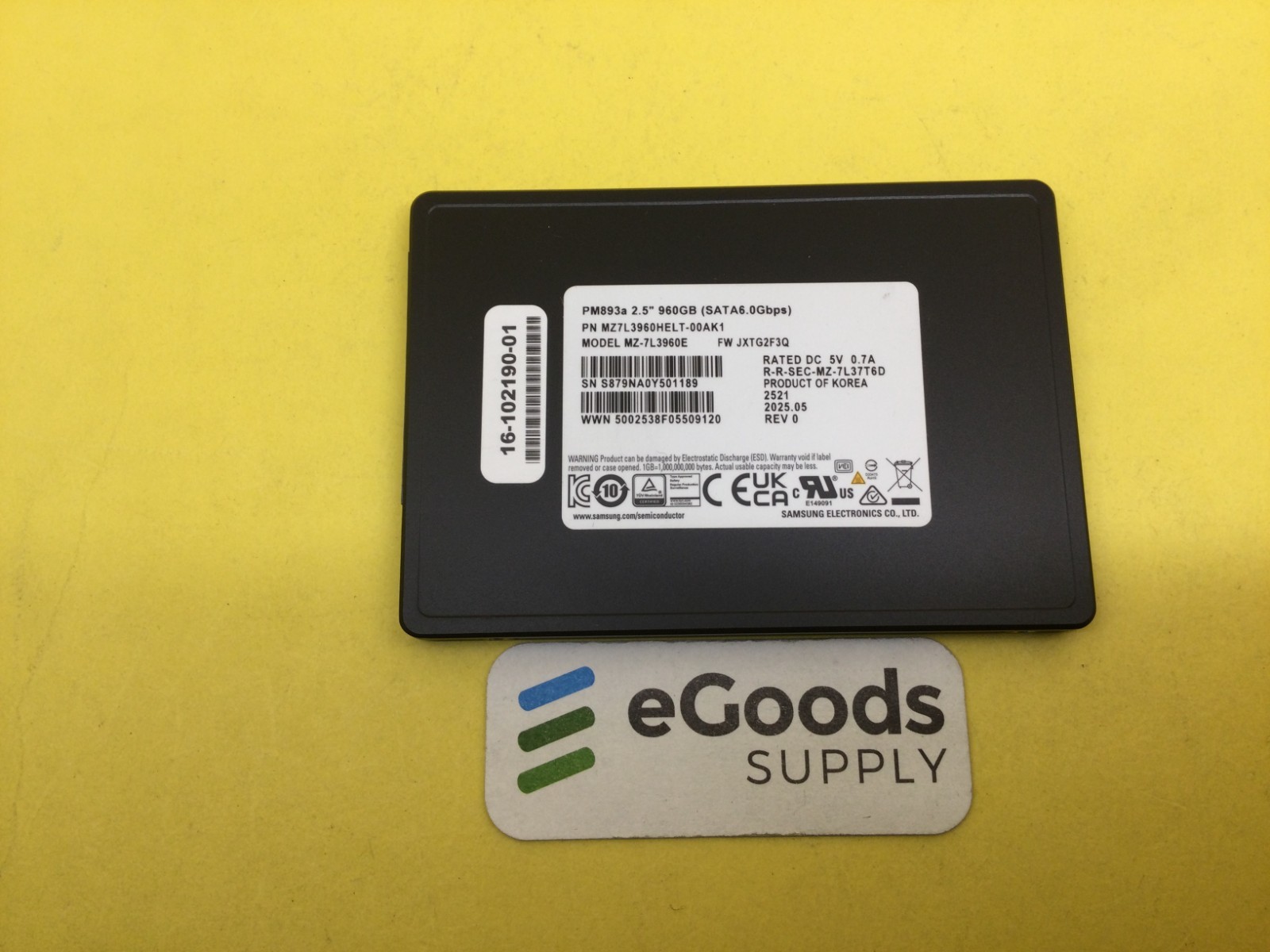 Samsung PM893a 960GB SATA 6Gb/s 2.5in Internal SSD MZ-7L3960E