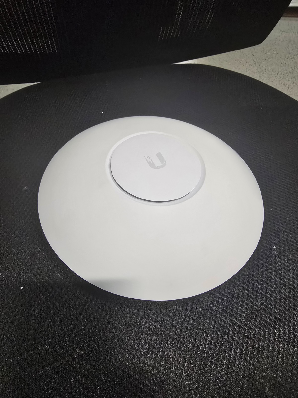 Ubiquiti Networks UniFi HD 802.11ac Wave 2 Enterprise Wi-Fi Access Point