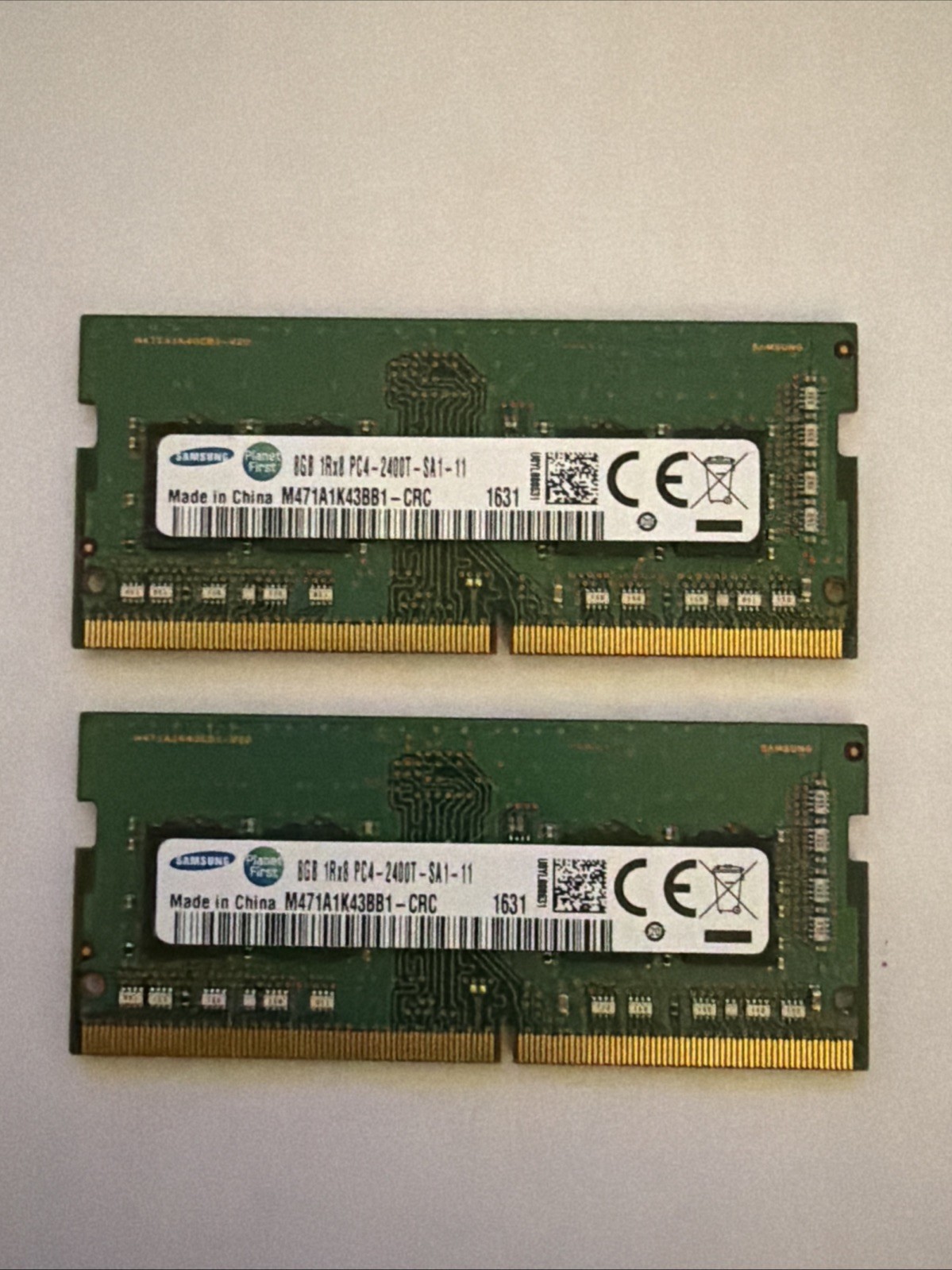 Samsung 16GB (2x8GB) Kit DDR4-2400 PC4-19200 1Rx8 SO-DIMM  M471A1K43BB1-CRC