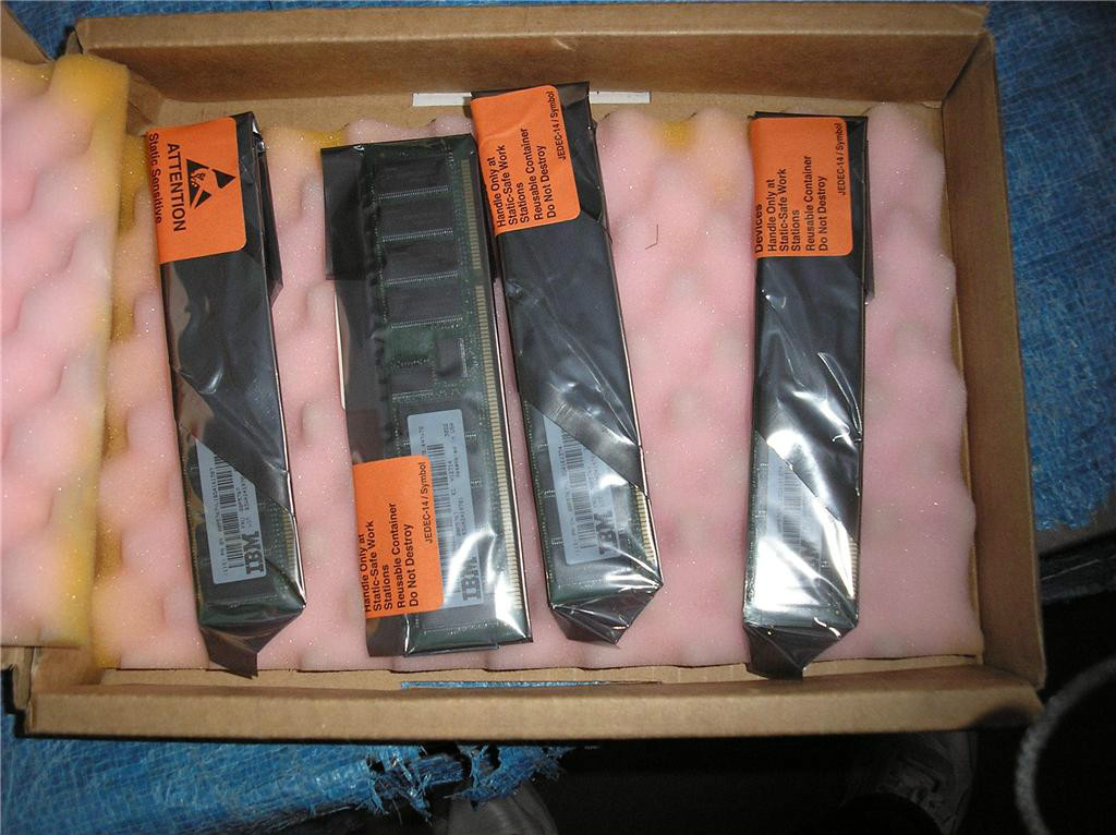 IBM 4447 2GB (4x 512MB) SDRAM Memory Kit 00P5667 - NEW