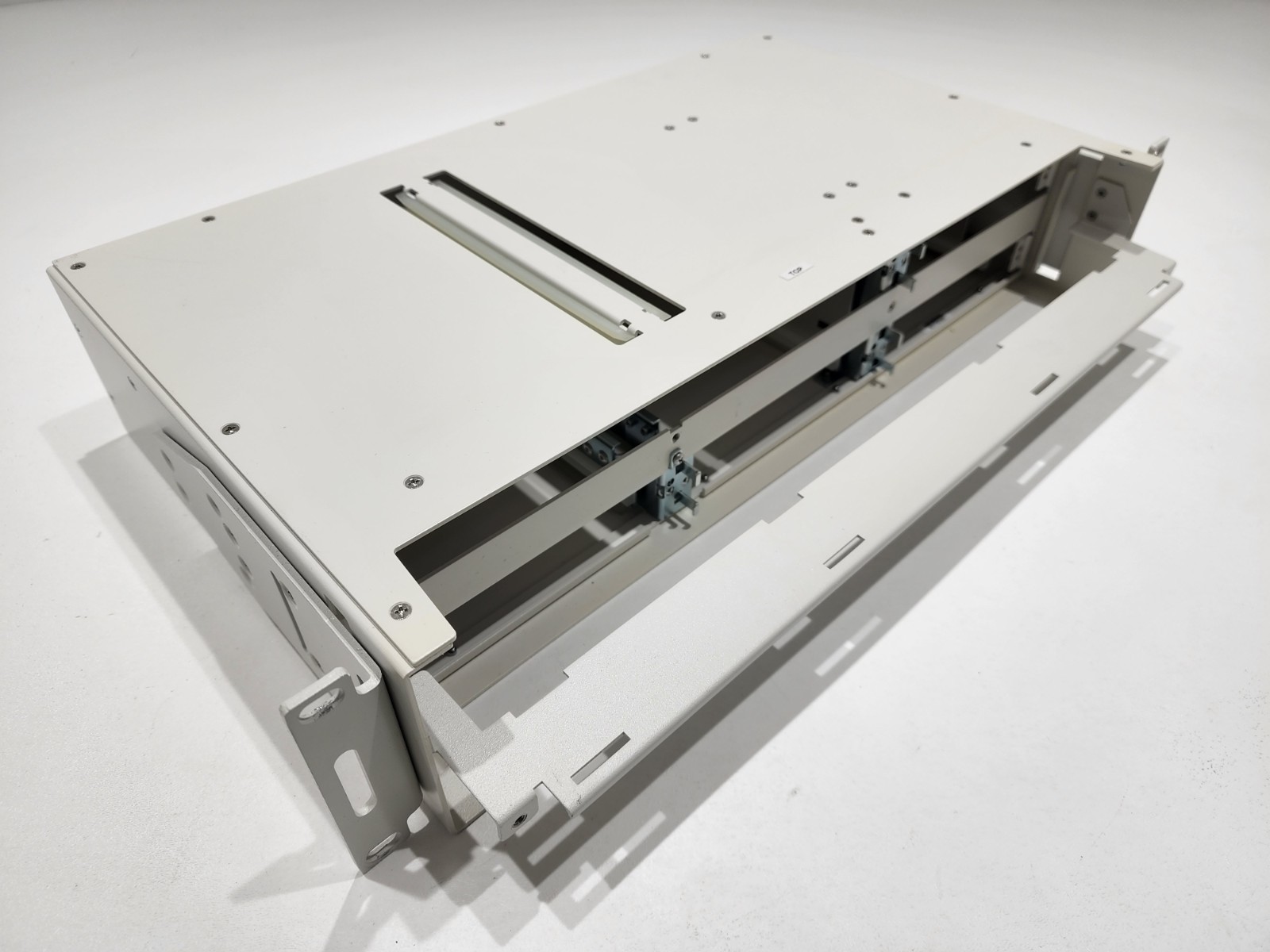 CIENA B-967-0001-002 CN 2150 KIT-19 Chassis, 19" Brackets, Fiber Bar And Cover