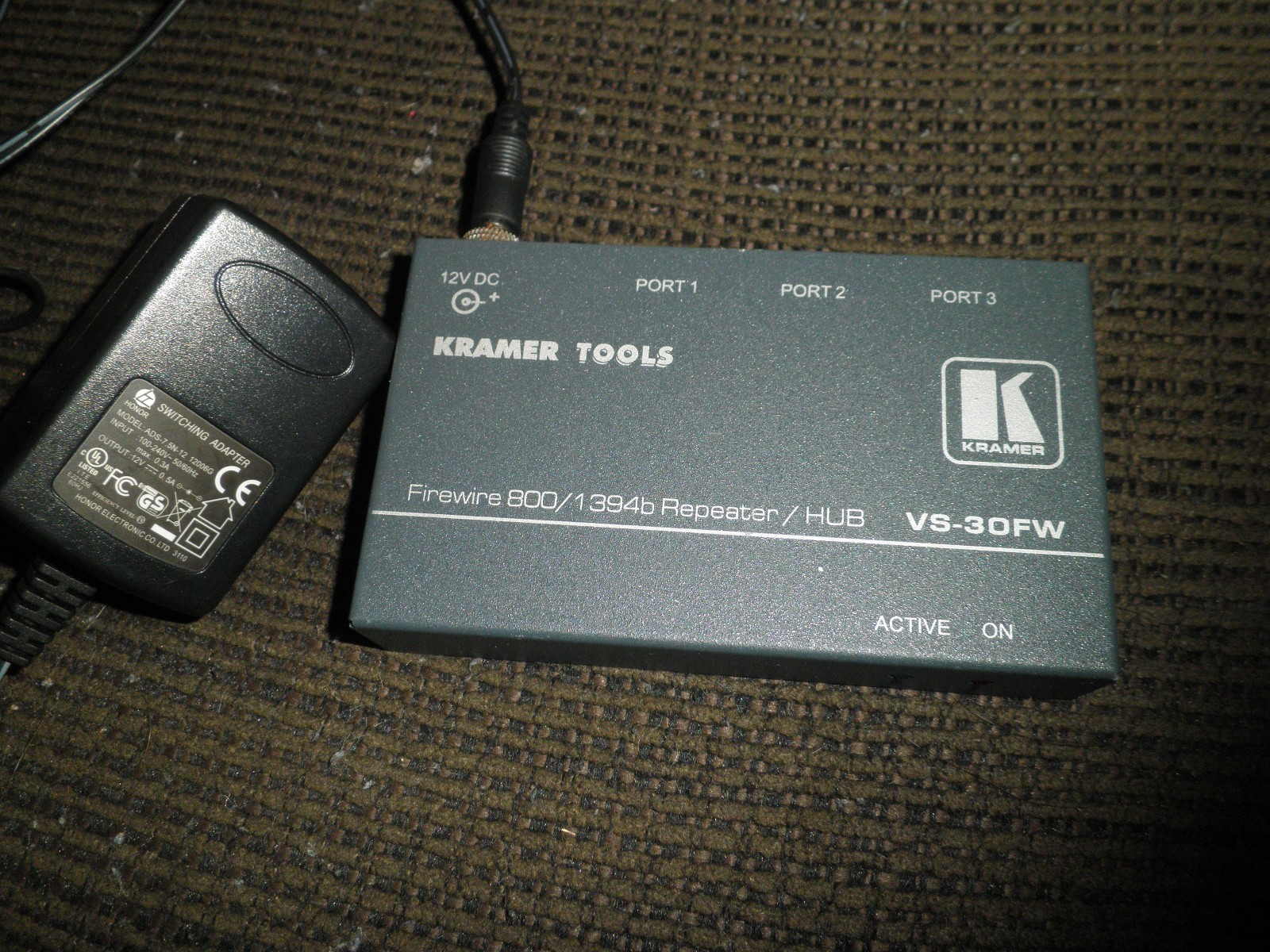 Kramer VS-30FW 3-Port FireWire-800 Repeater/Hub