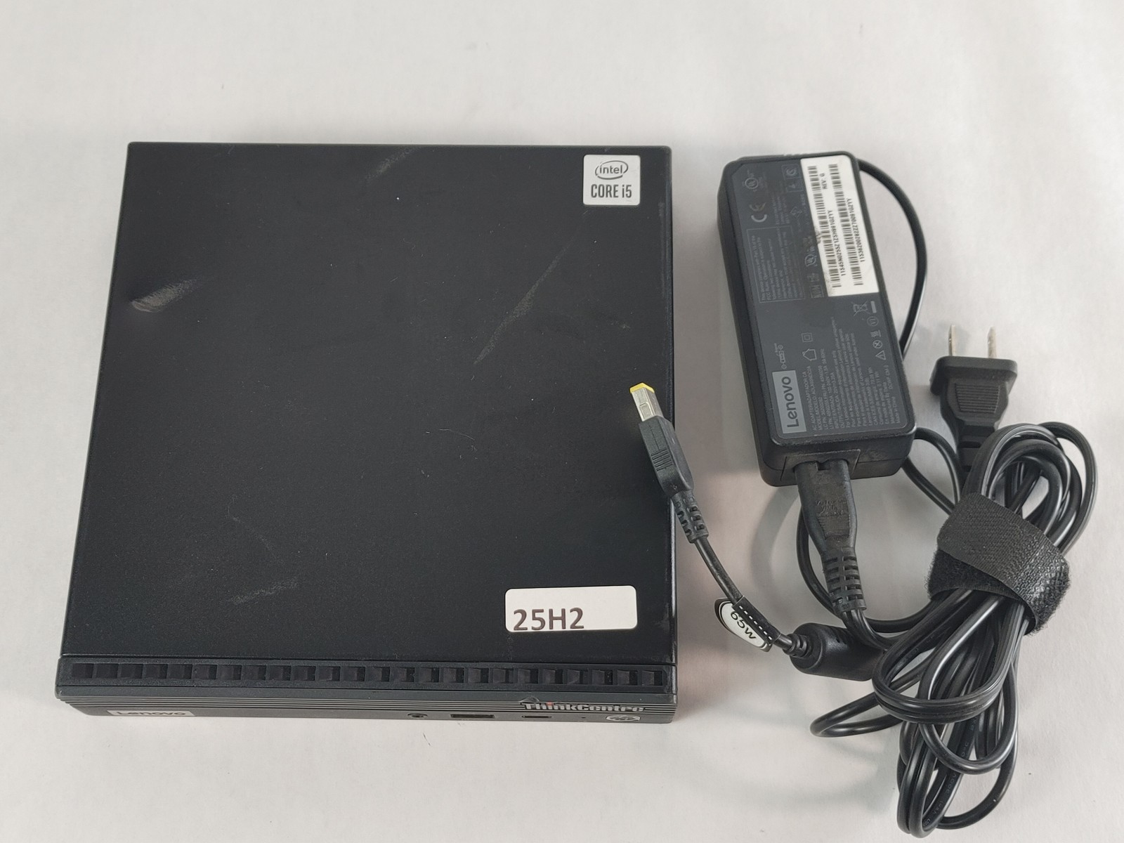 Lenovo ThinkCentre M60e Core i5-1035G1 1.00 GHz 16 GB DDR4 256 GB NVMe Windows