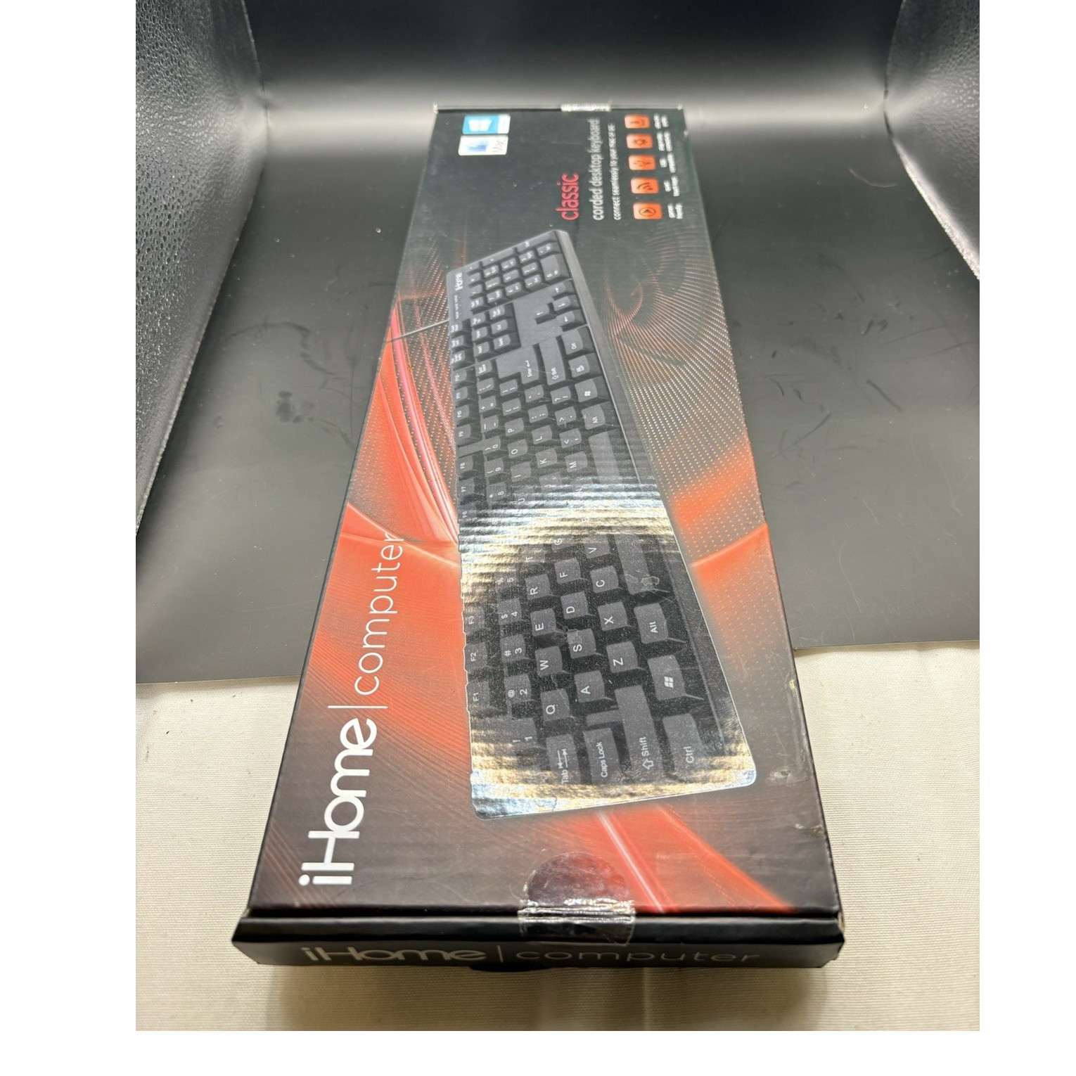 iHome IH-K301 Classic Corded Desktop Keyboard USB Quiet Keys Ultra Slim Black