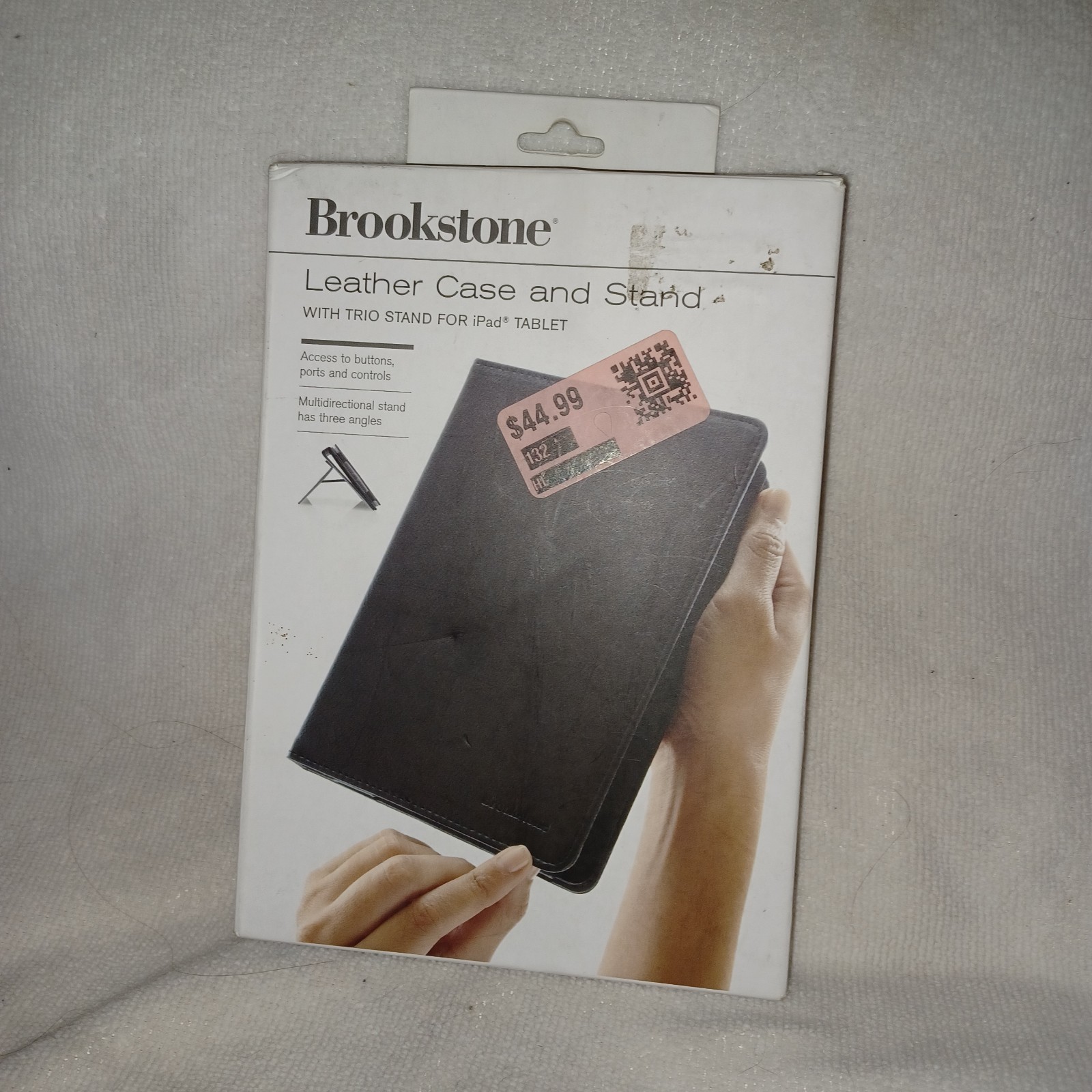 Brookstone Leather Case W/ Trio Stand  iPad Tablet 5.5" X 8" X .75" Red (DF)