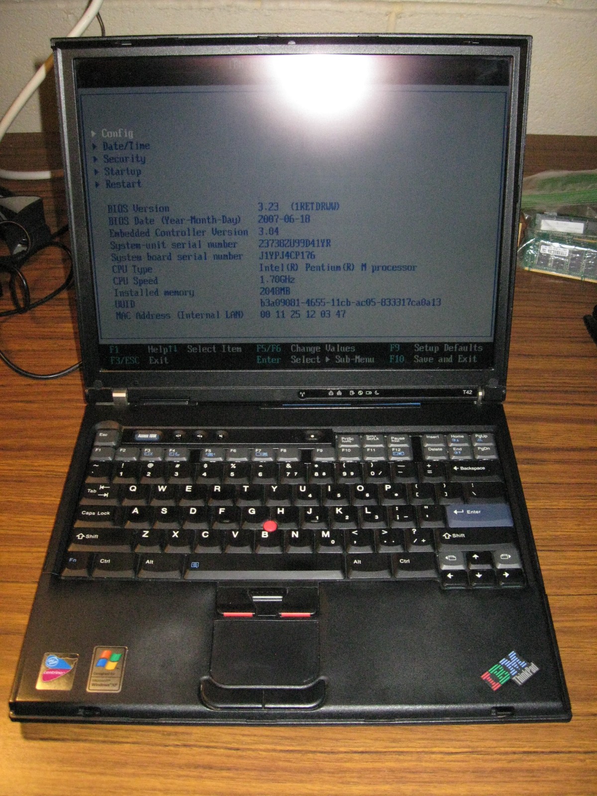 IBM Thinkpad T42 Laptop Computer -- 2373-8ZU / Radeon 9600