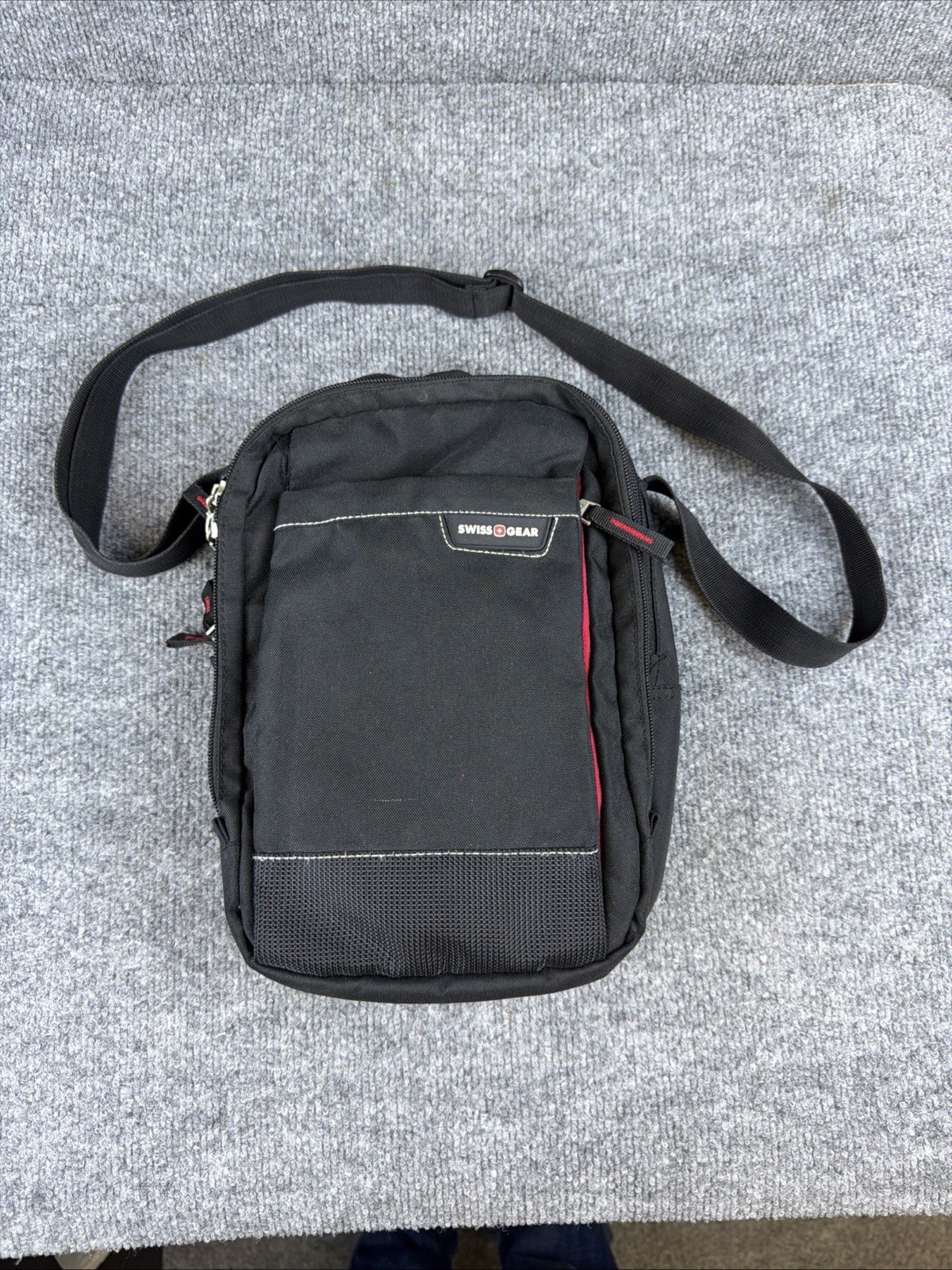SwissGear WA2310 Black Shoulder Bag w/ Red Lining, Black/Red Color