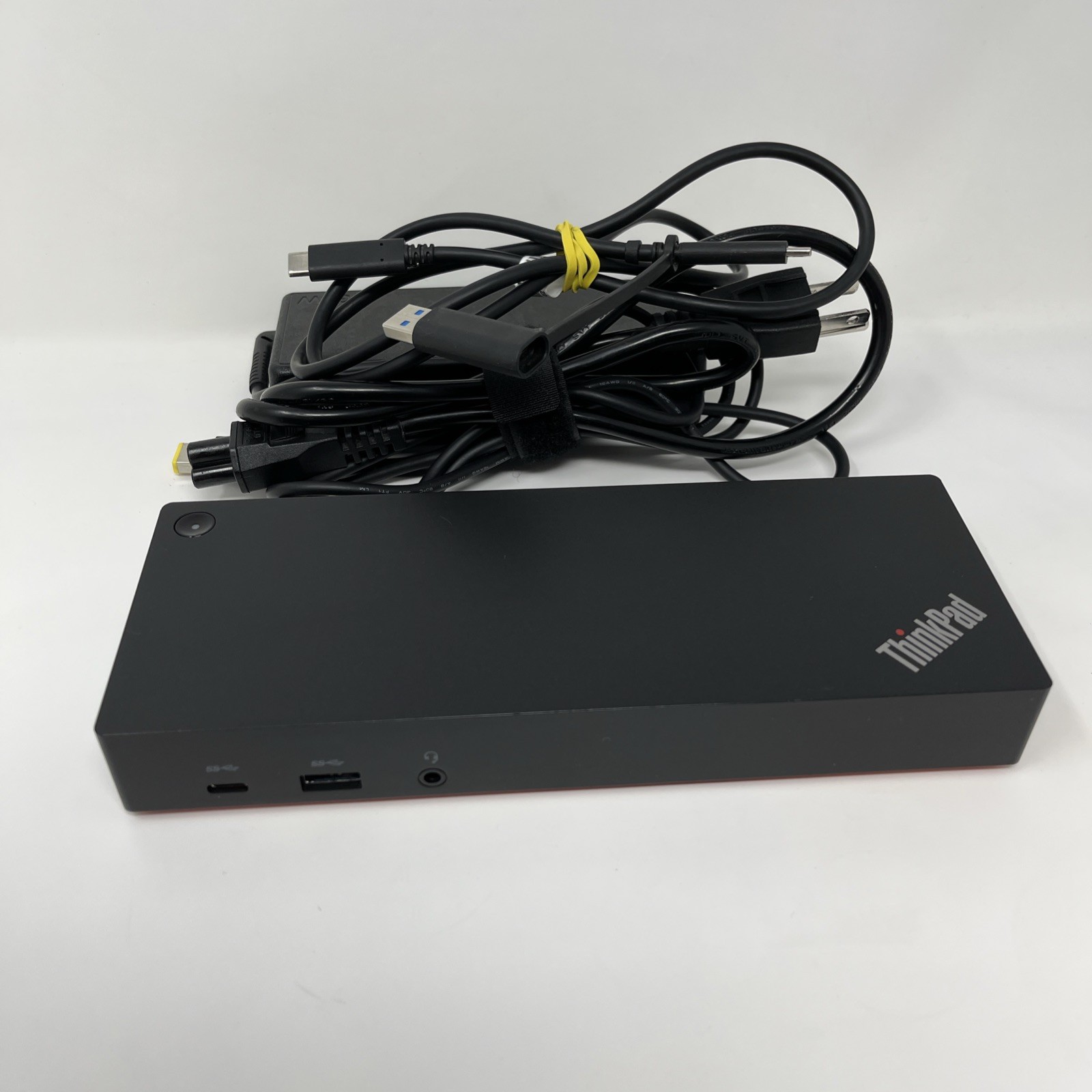 Lenovo ThinkPad Hybrid USB-C with USB-A Dock DUD9011D1 40AF + 135W Adapter