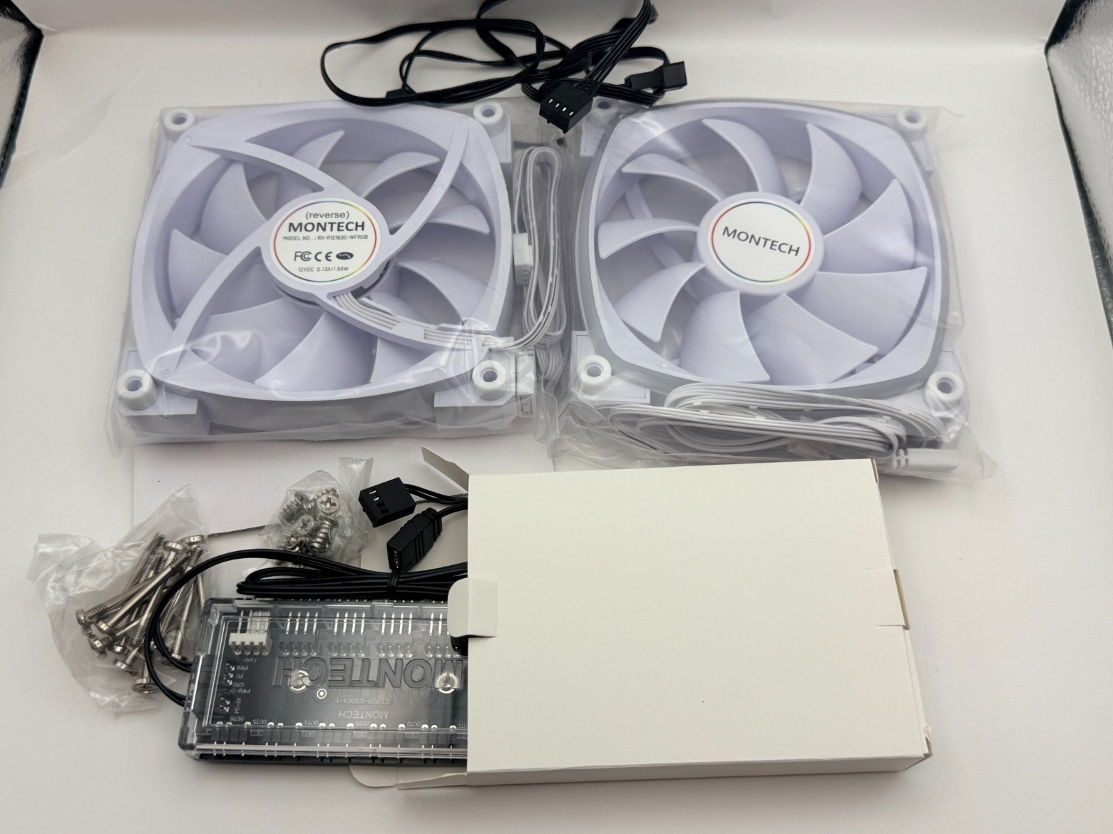 Montech 120mm ARGB PWM Case Fans White 2-Pack w Fan Hub C standard/reverse
