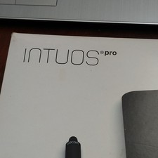 Wacom Intuos Pro PTH651 Medium Graphics Tablet USB PTH-651/K0-AA picture